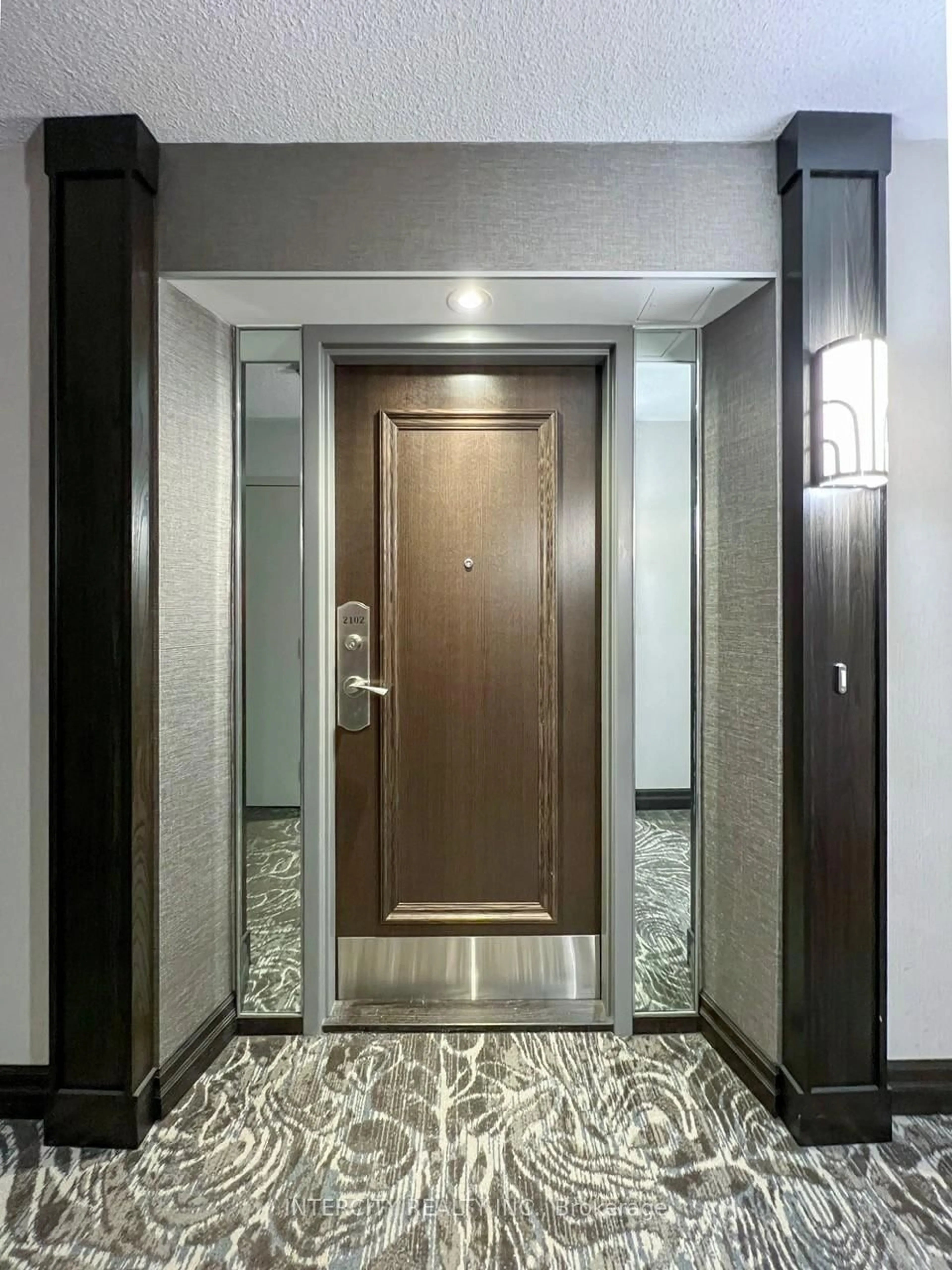 Indoor foyer for 2350 Bridletowne Circ #2102, Toronto Ontario M1W 3E6