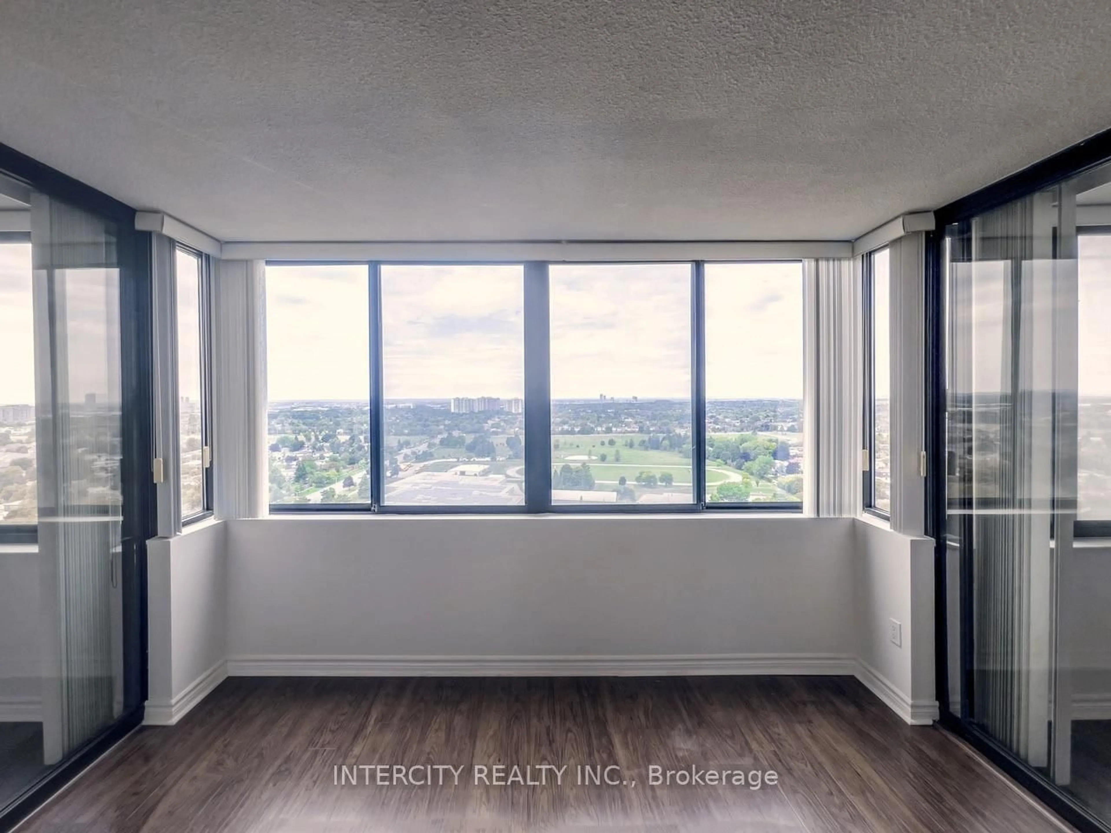 A pic of a room for 2350 Bridletowne Circ #2102, Toronto Ontario M1W 3E6