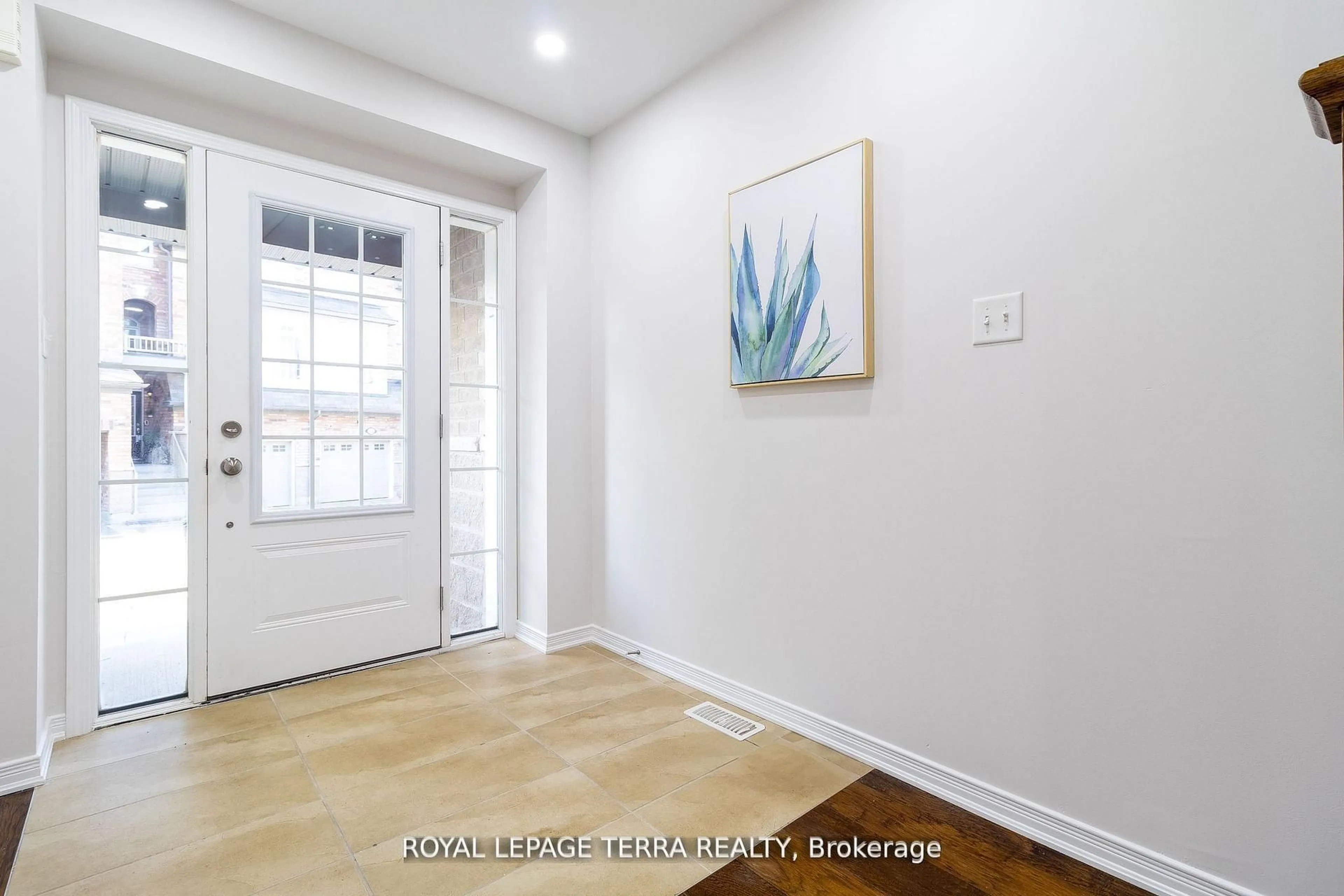 Indoor entryway for 8 Graywardine Lane, Ajax Ontario L1Z 0R9