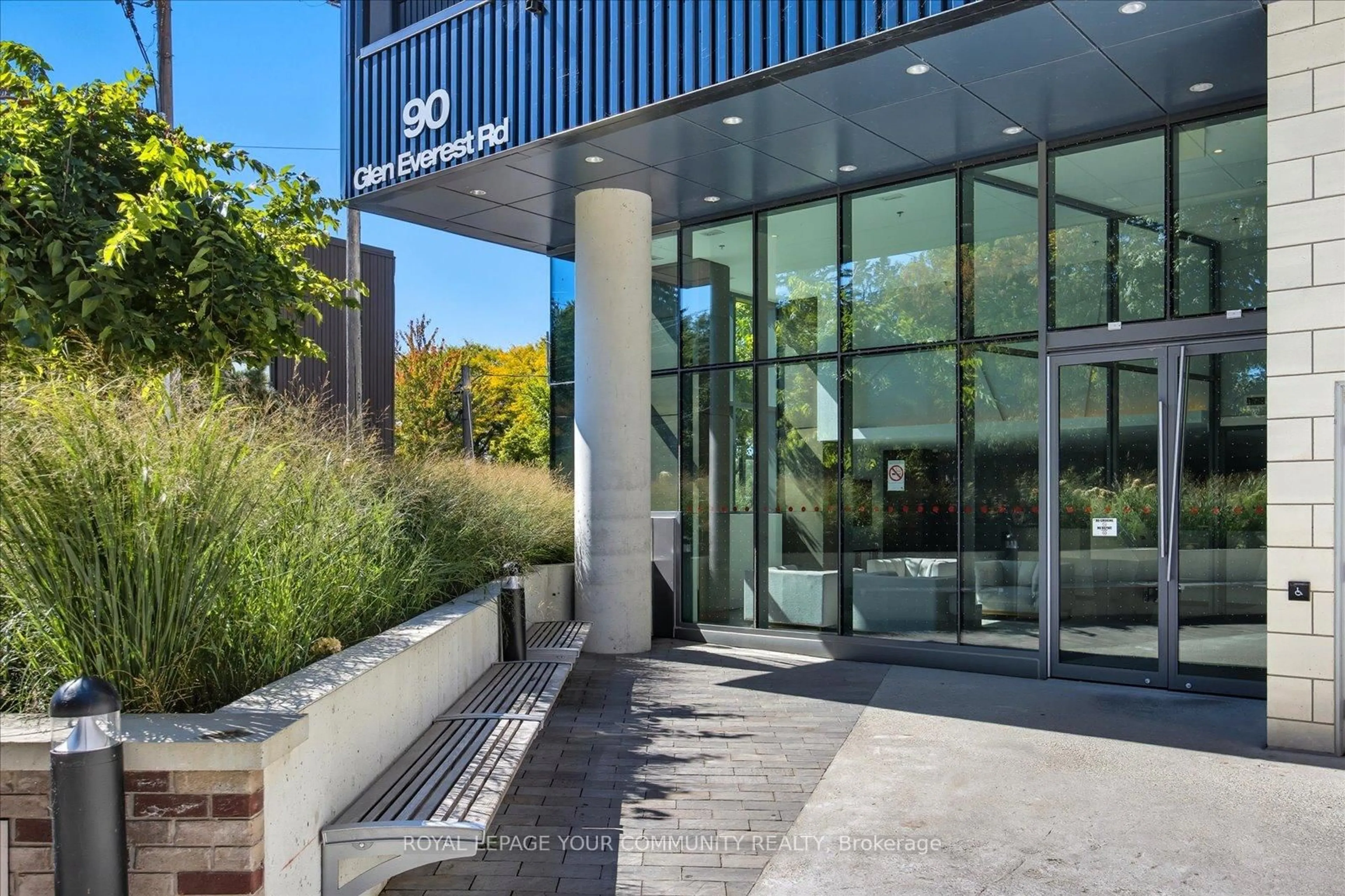 Indoor foyer for 90 Glen Everest Rd #1008, Toronto Ontario M1N 0C3