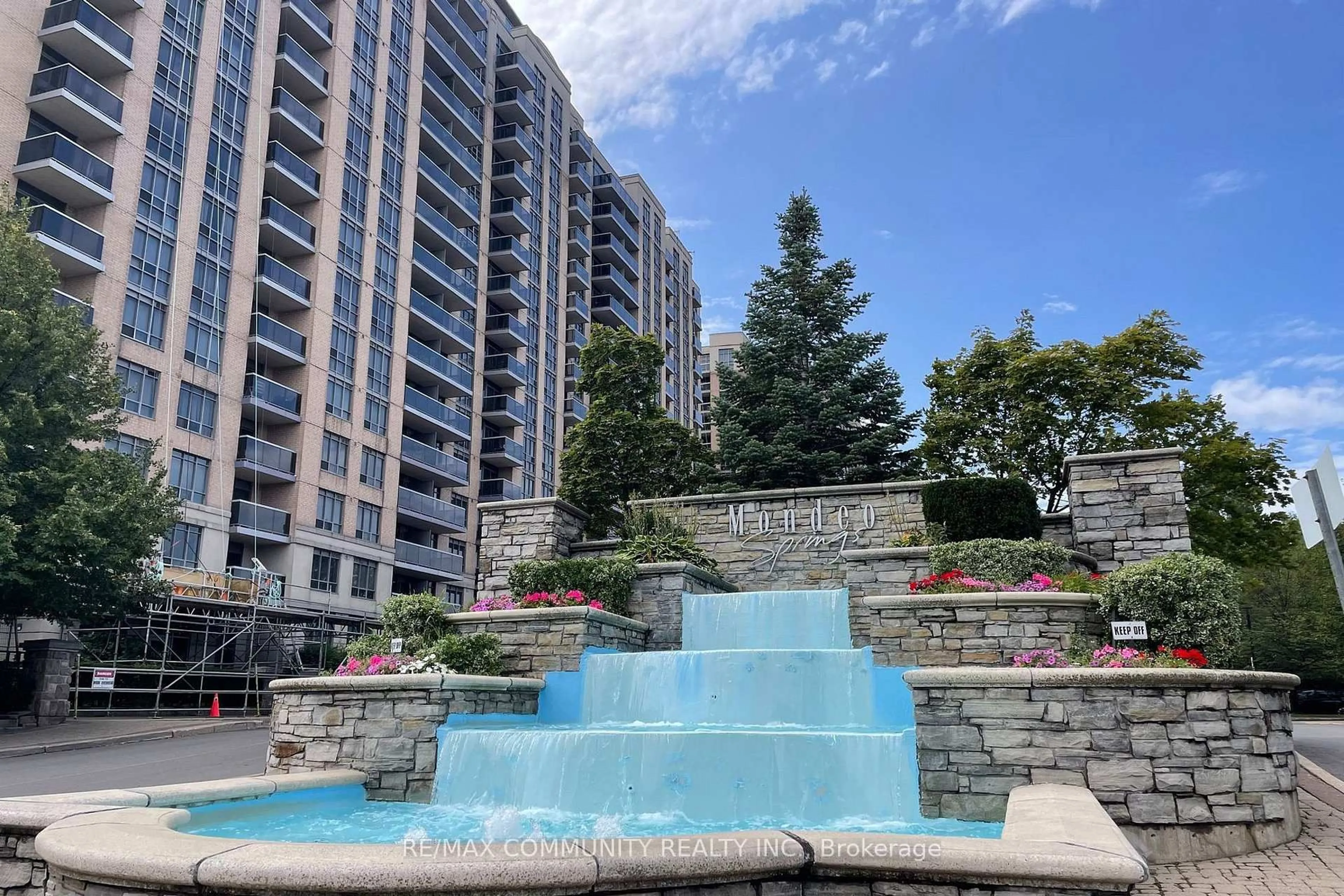 Pool for 8 Mondeo Dr #312, Toronto Ontario M1P 5C7
