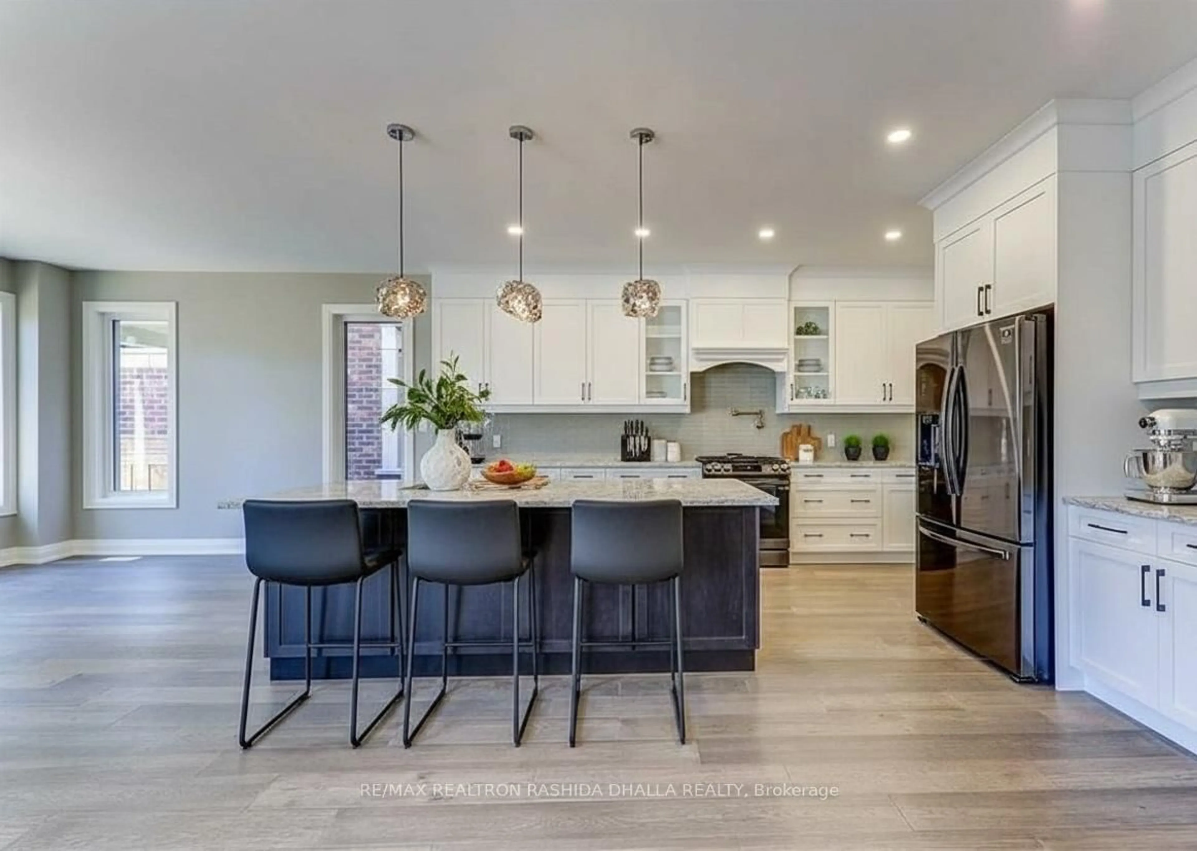 Open concept kitchen, unknown for 773 Adelaide Ave, Oshawa Ontario L1J 6S1