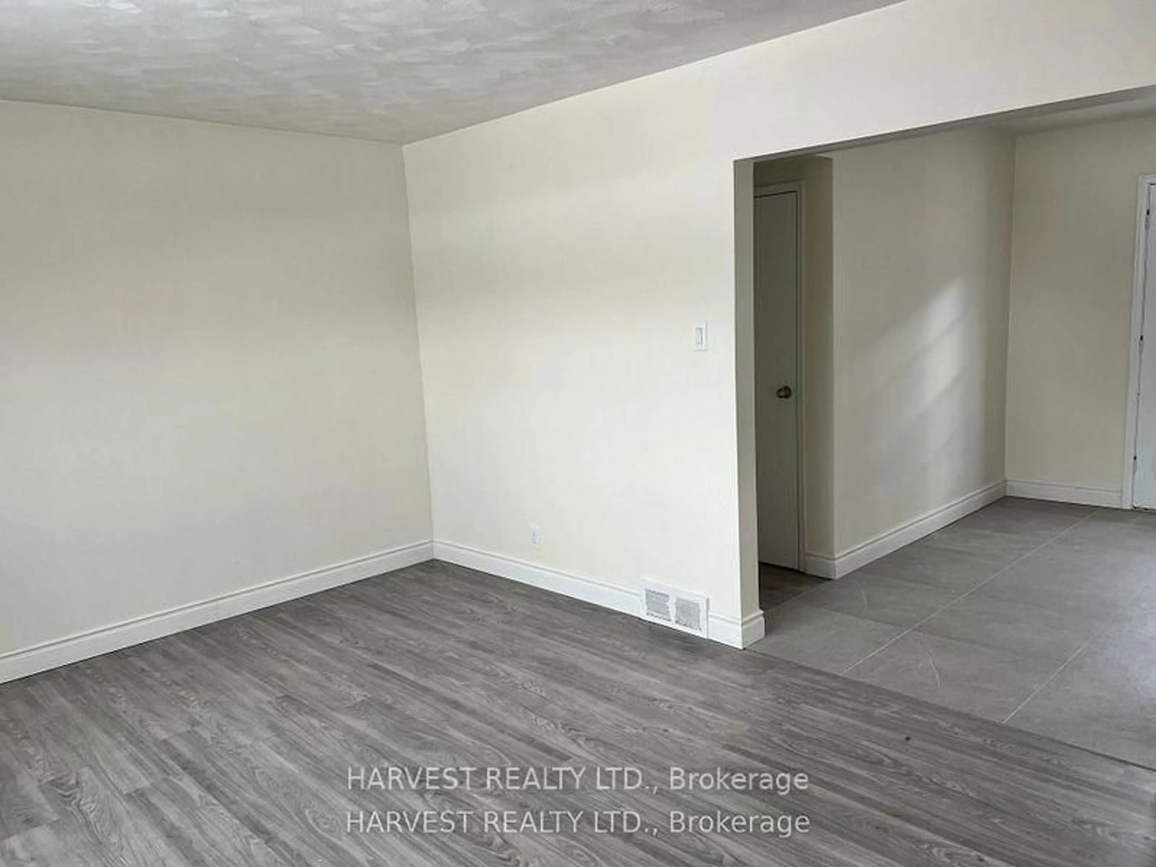 A pic of a room for 337 Frontenac Ave, Oshawa Ontario L1J 2A7