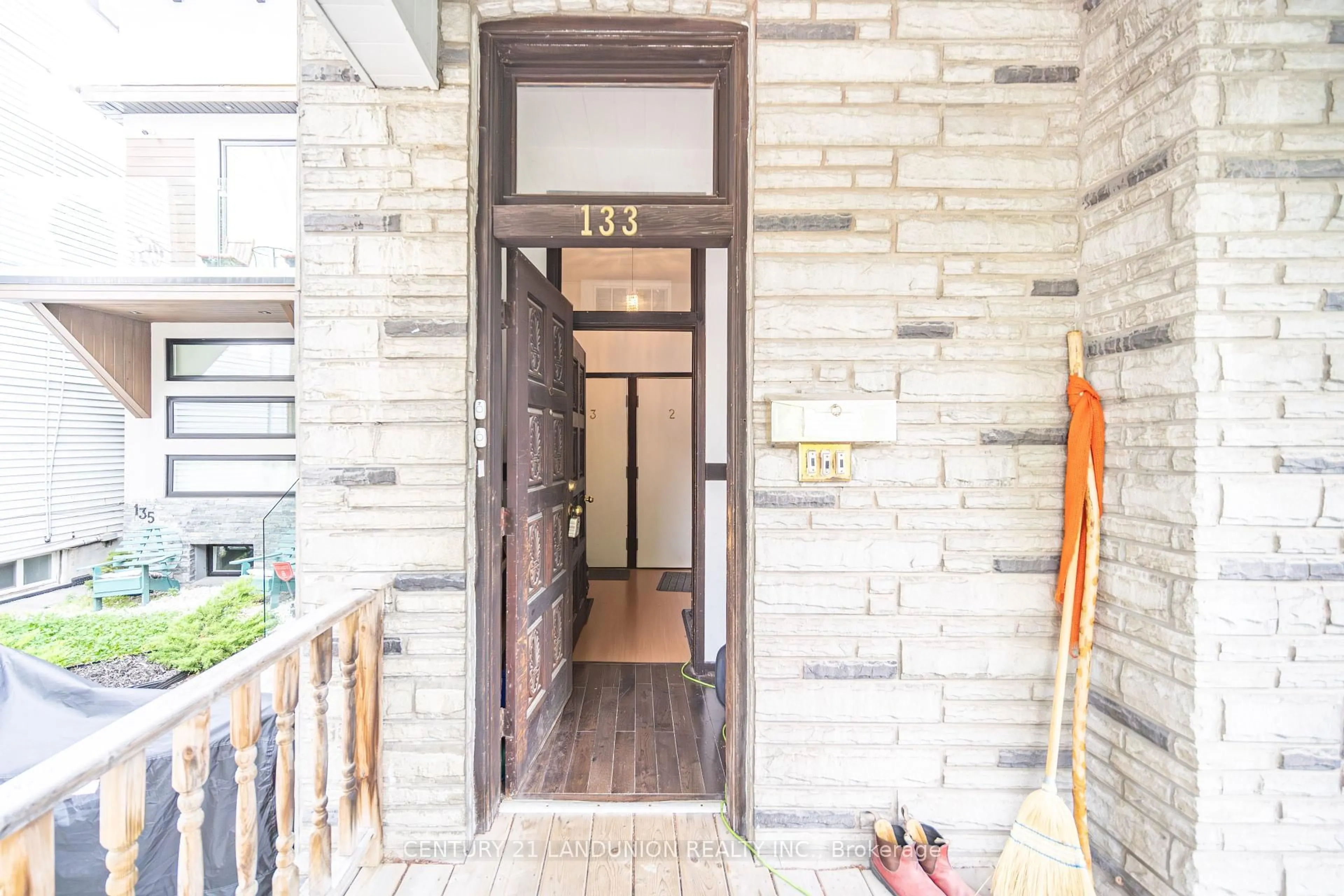 Indoor foyer for 133 Galt Ave, Toronto Ontario M4M 2Z4