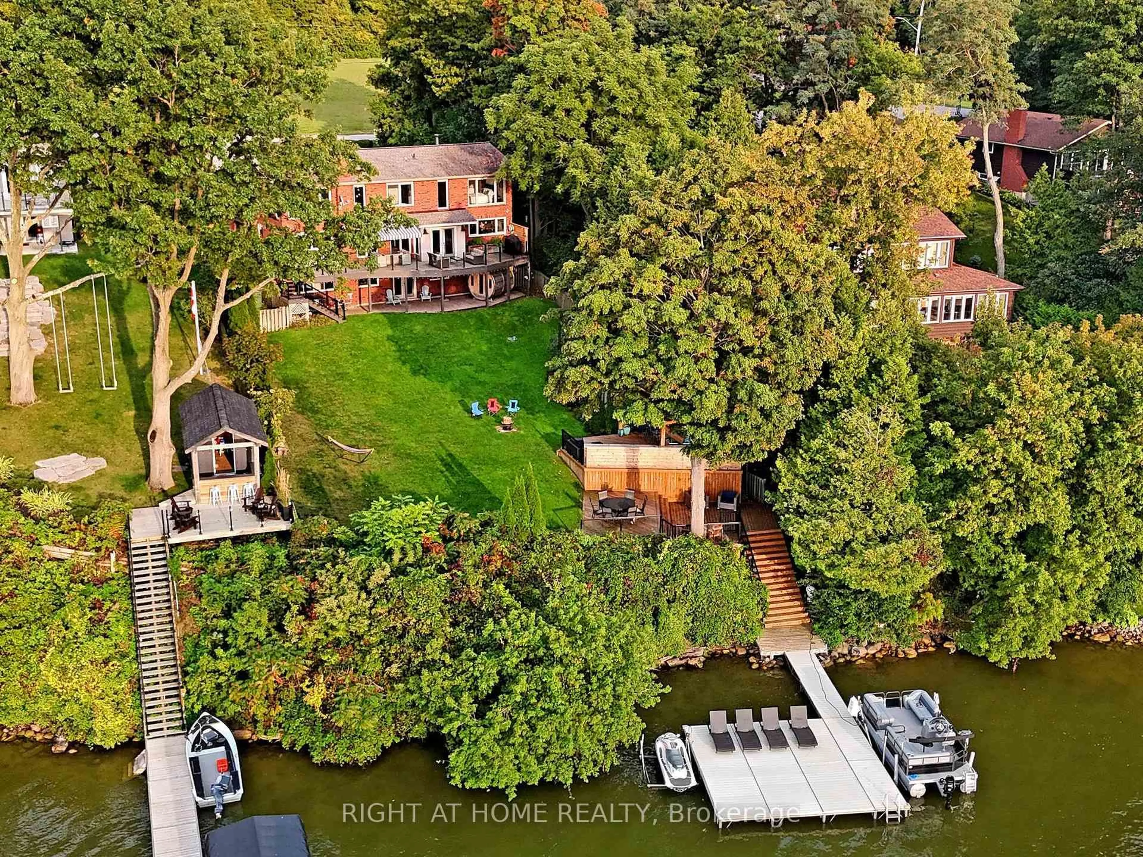 A pic from outside/outdoor area/front of a property/back of a property/a pic from drone, water/lake/river/ocean view for 12 Pettet Dr, Scugog Ontario L9L 1B4