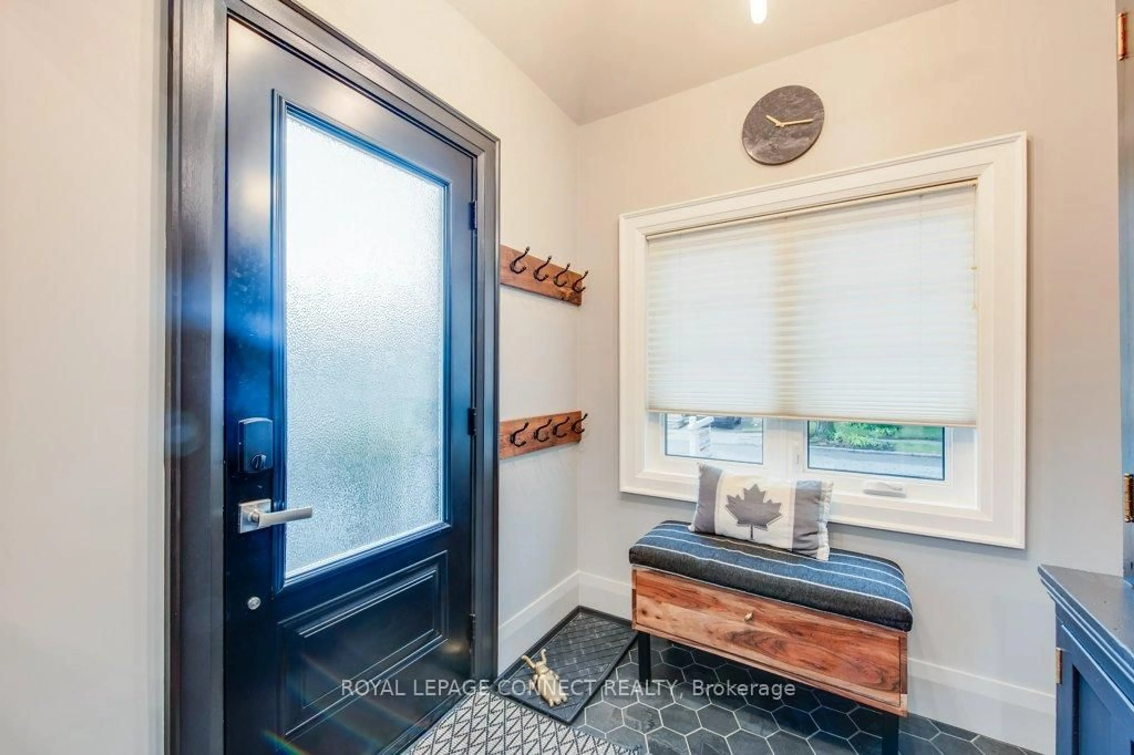 Indoor entryway for 163 Blantyre Ave, Toronto Ontario M1N 2R6