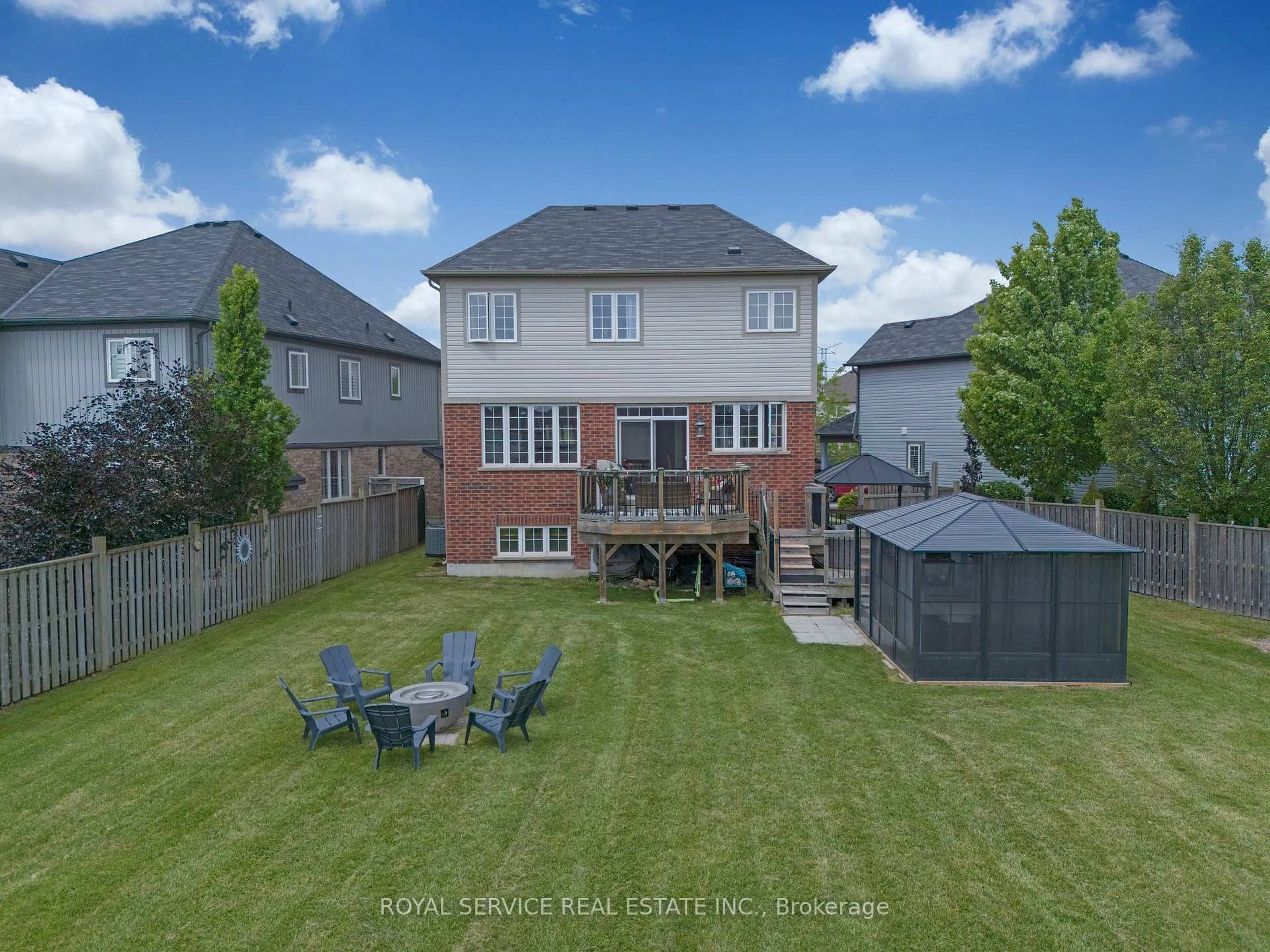 A pic from outside/outdoor area/front of a property/back of a property/a pic from drone, street for 35 Alldread Cres, Clarington Ontario L1B 0C2