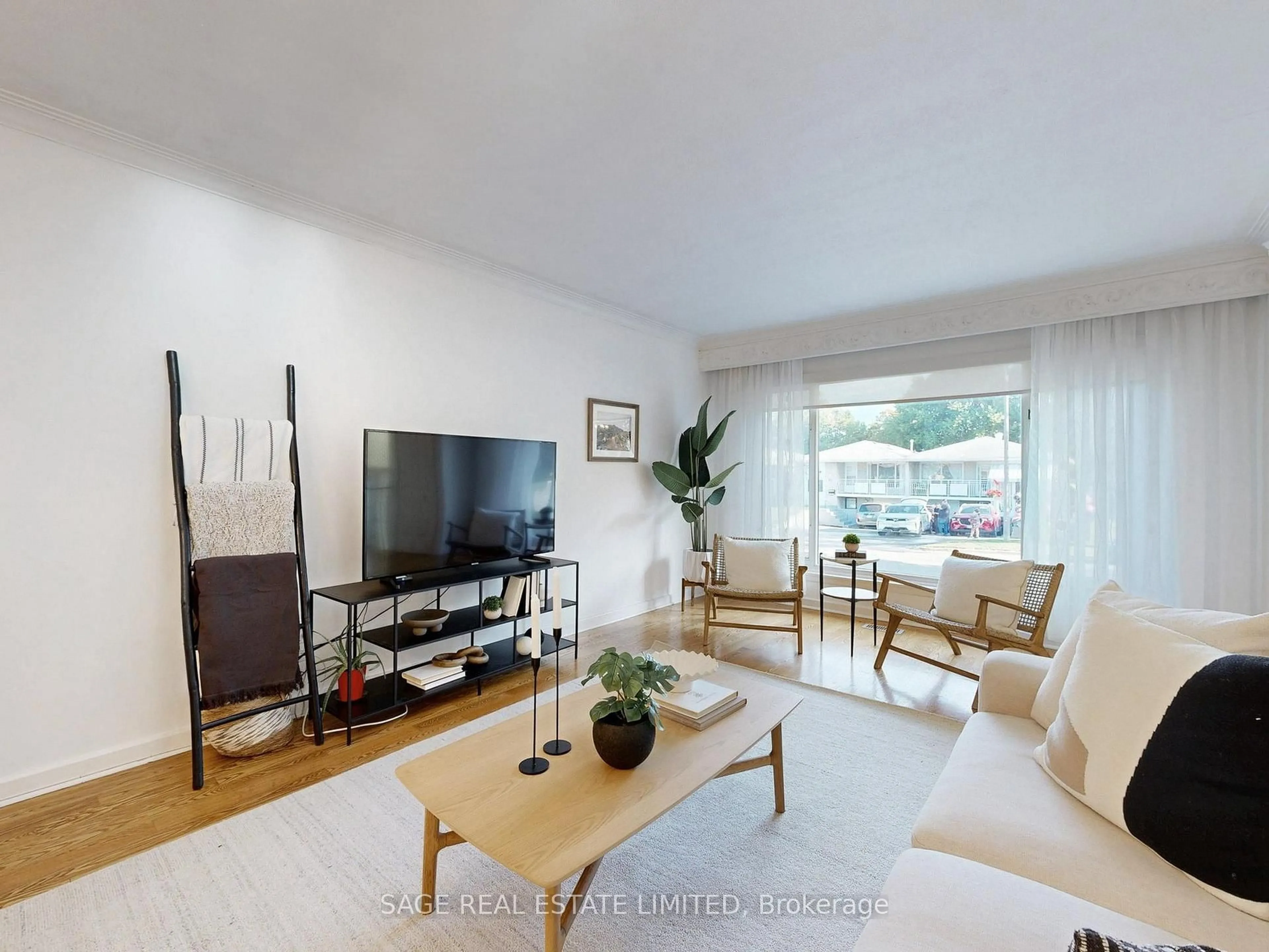 Living room with furniture, unknown for 82 HEASLIP Terr, Toronto Ontario M1T 1W9