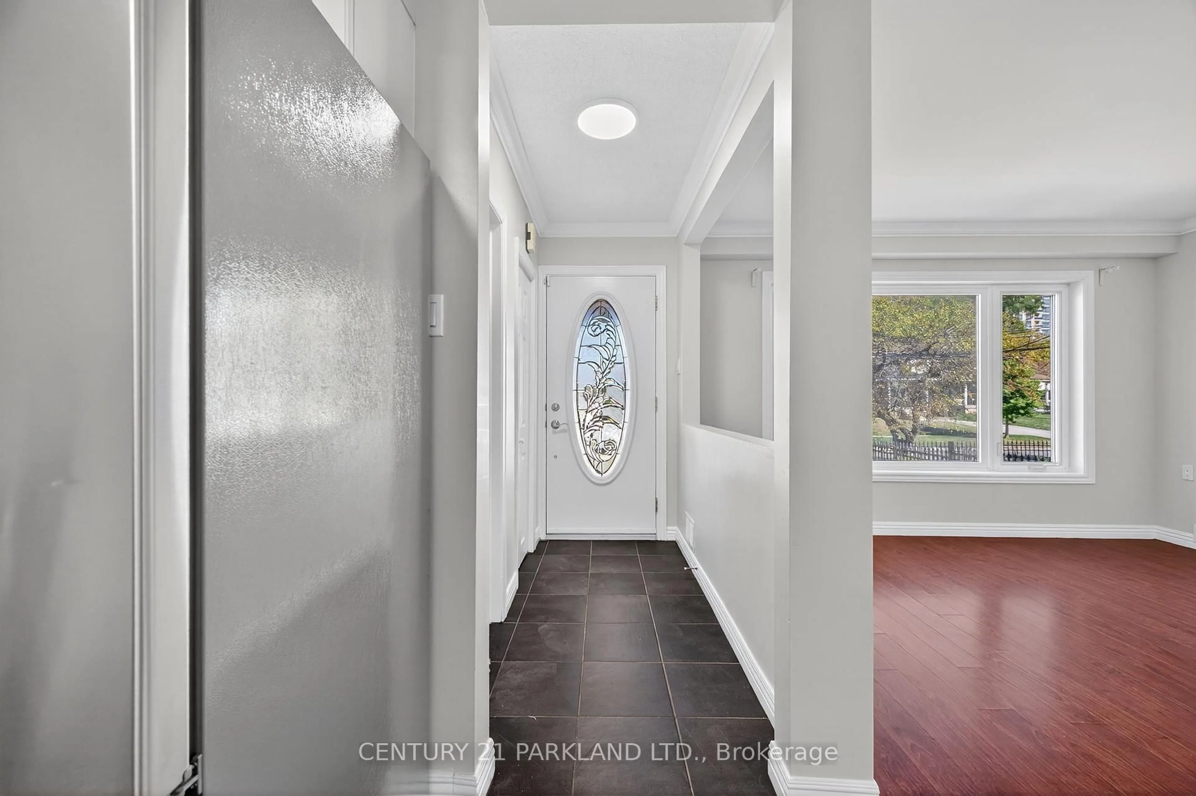 Indoor entryway for 3 Arbutus Cres, Toronto Ontario M1P 1W7