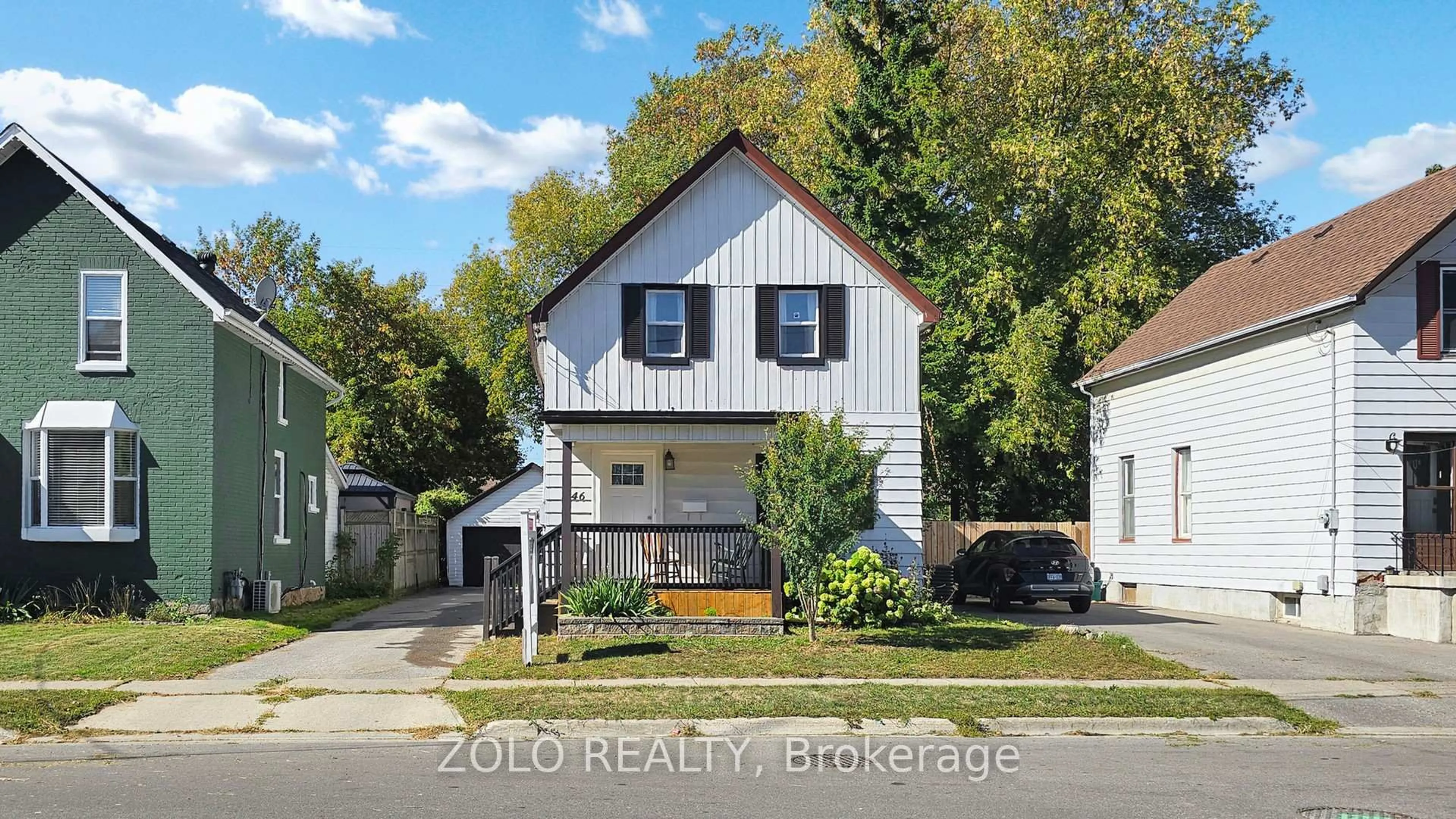 A pic from outside/outdoor area/front of a property/back of a property/a pic from drone, street for 246 Court St, Oshawa Ontario L1H 4W7