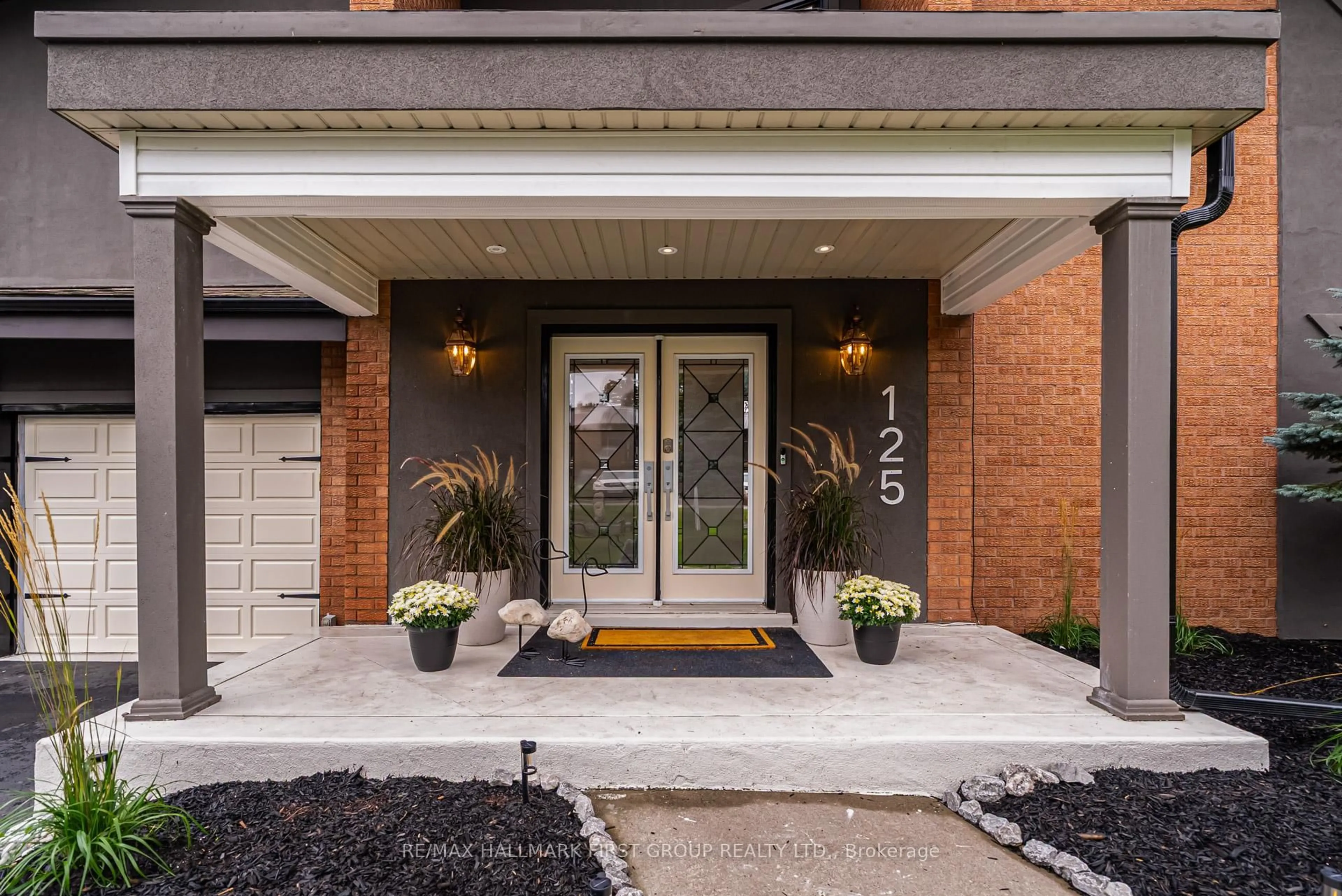 Indoor entryway for 125 Percy Cres, Scugog Ontario L9L 1B4