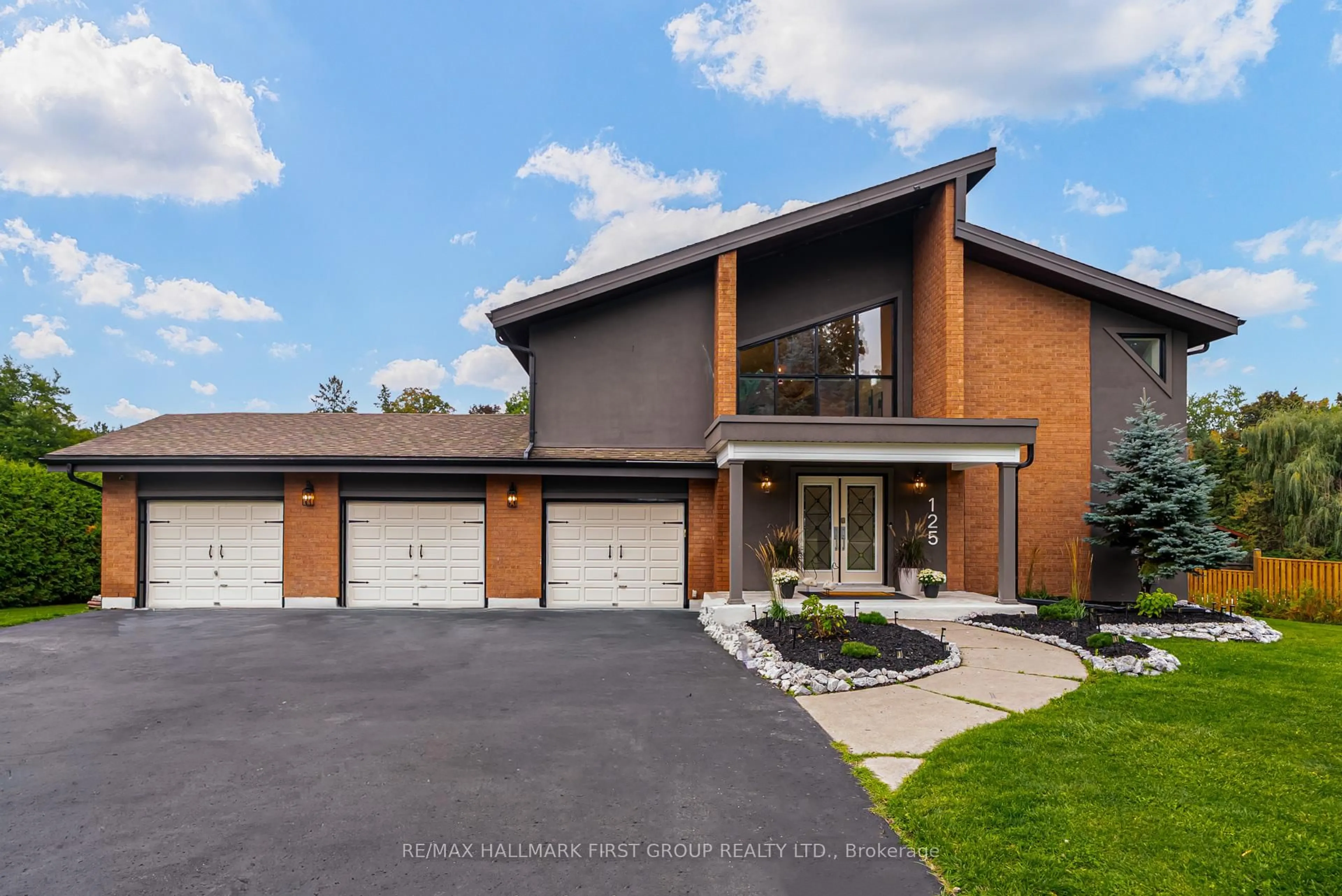 Home with brick exterior material, street for 125 Percy Cres, Scugog Ontario L9L 1B4