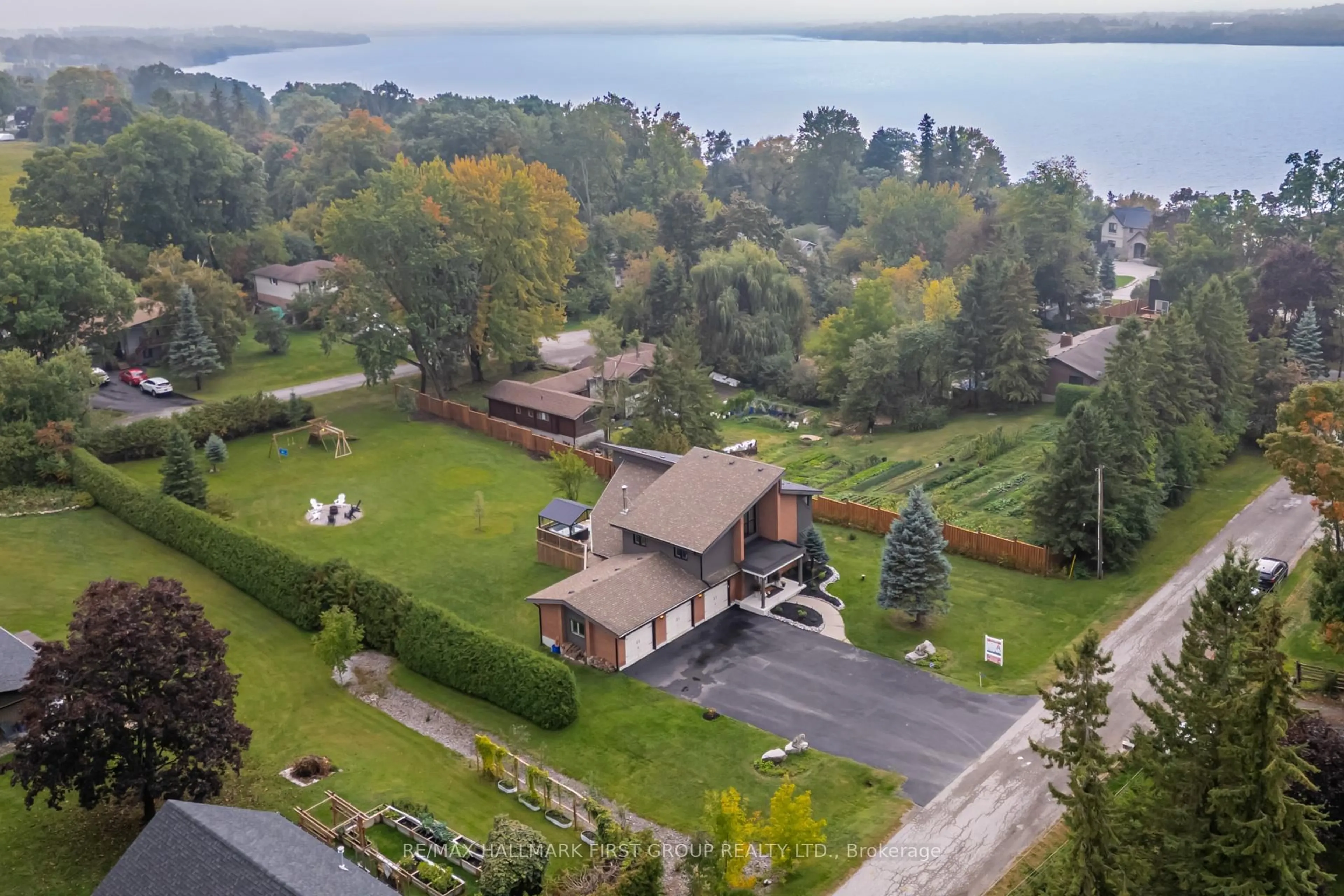A pic from outside/outdoor area/front of a property/back of a property/a pic from drone, water/lake/river/ocean view for 125 Percy Cres, Scugog Ontario L9L 1B4
