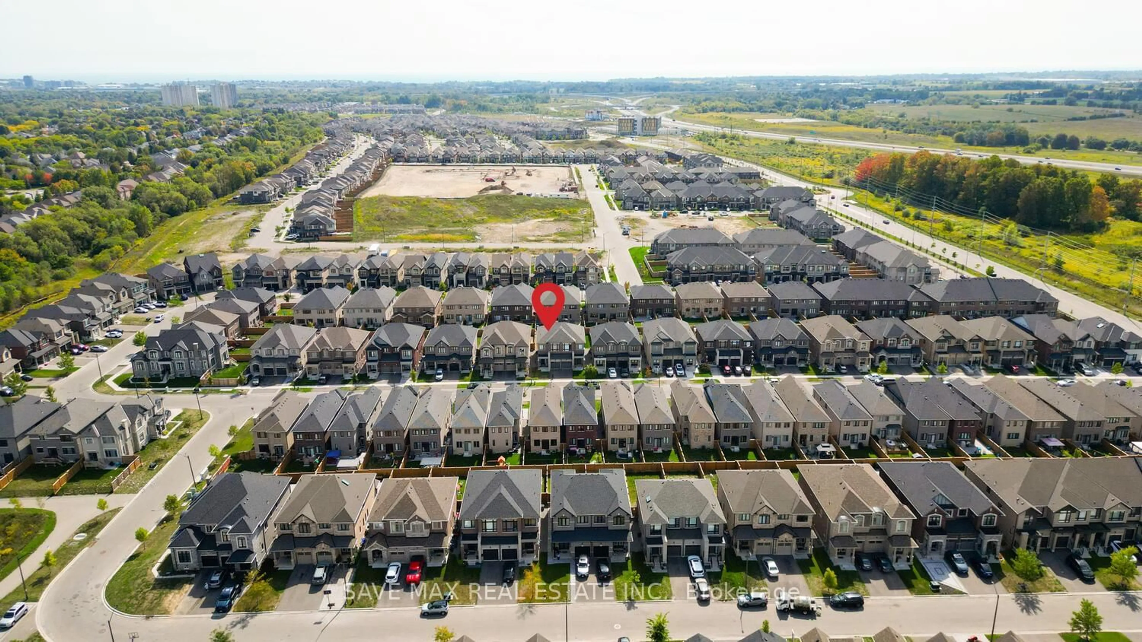 A pic from outside/outdoor area/front of a property/back of a property/a pic from drone, street for 41 Closson Dr, Whitby Ontario L1P 0M9