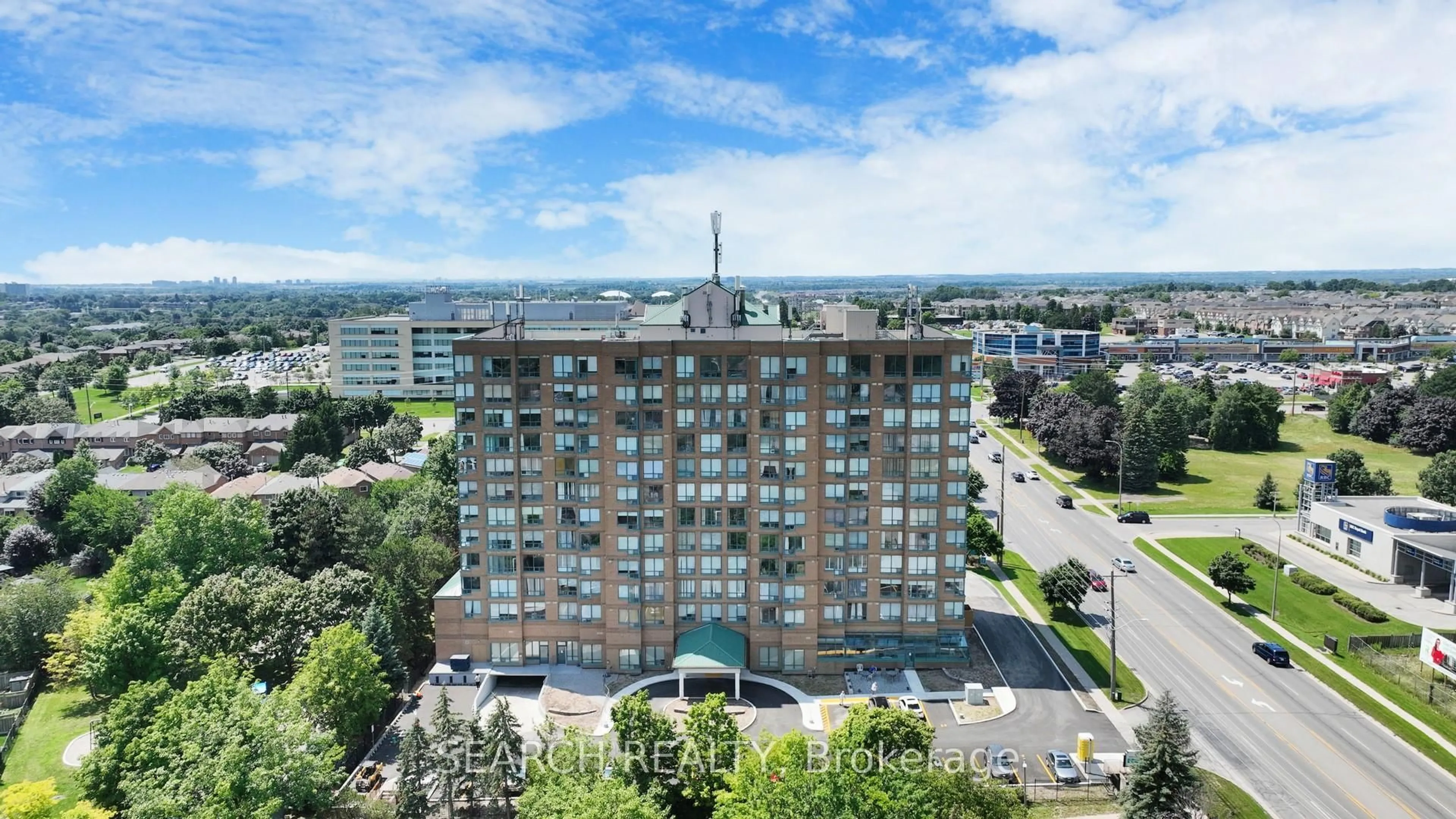 A pic from outside/outdoor area/front of a property/back of a property/a pic from drone, building for 711 Rossland Rd #505, Whitby Ontario L1N 8Z1