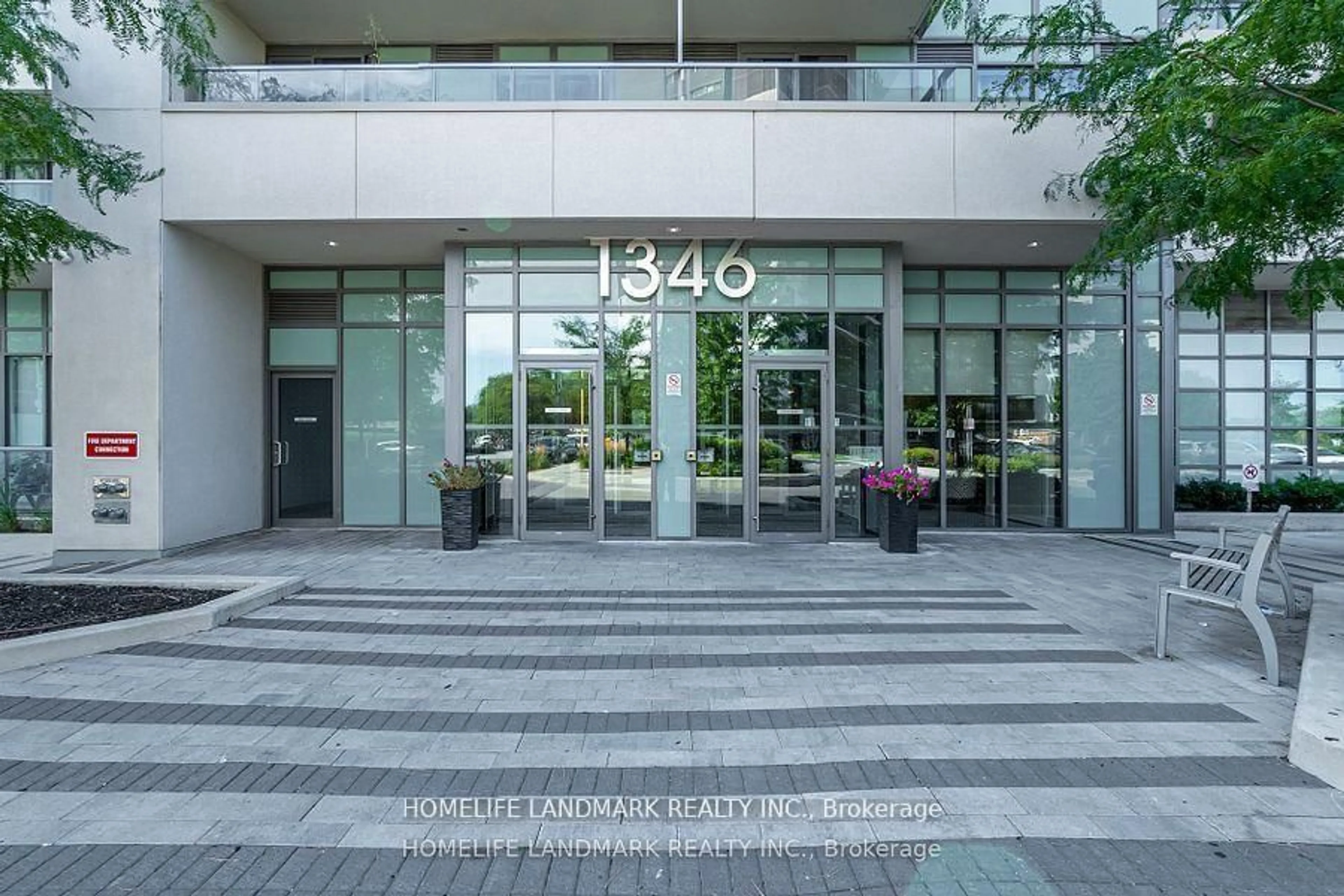 Indoor foyer for 1346 Danforth Rd #302, Toronto Ontario M1J 0A9