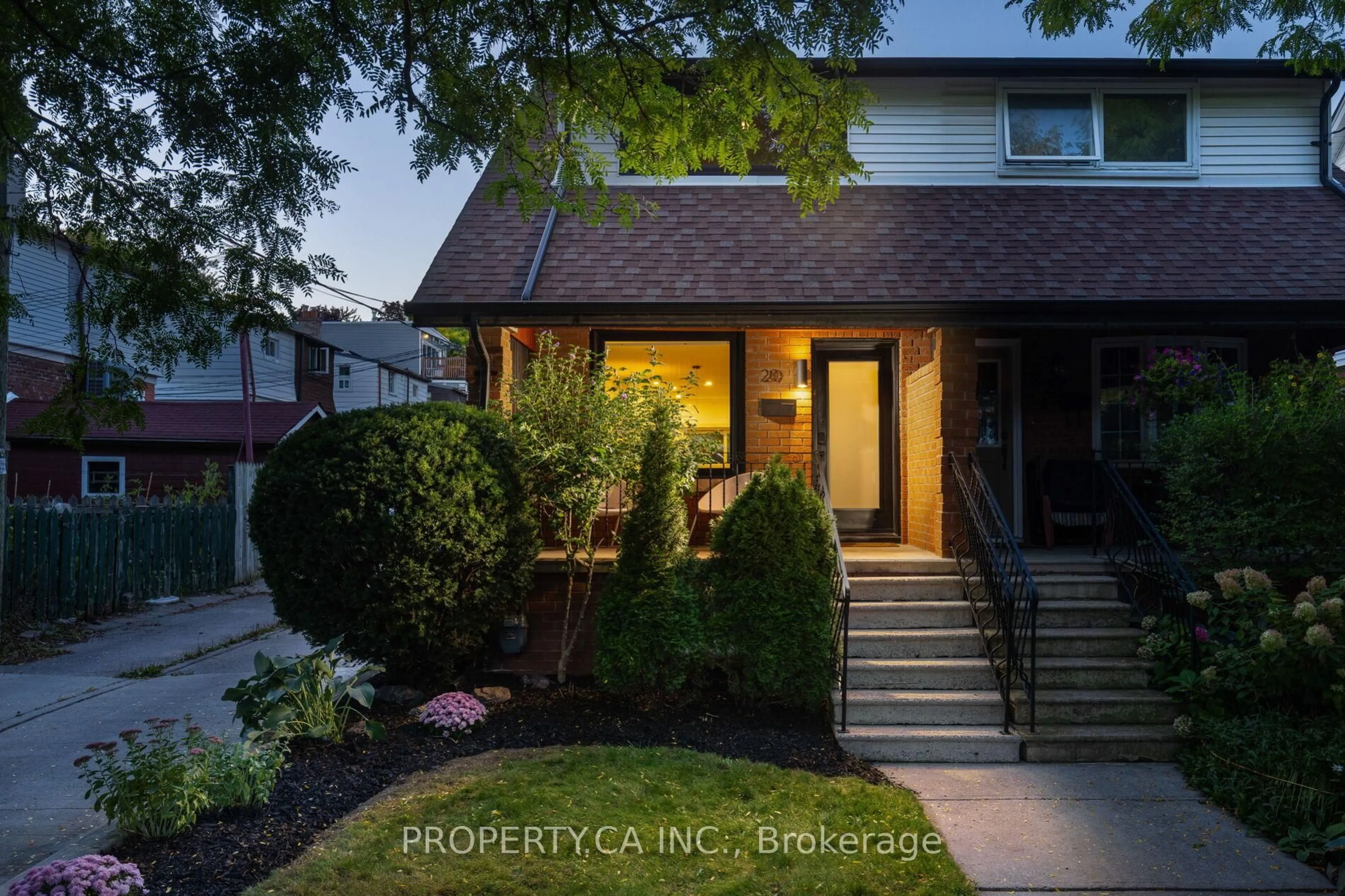 Unknown for 20 Parkfield Ave, Toronto Ontario M4L 1W2
