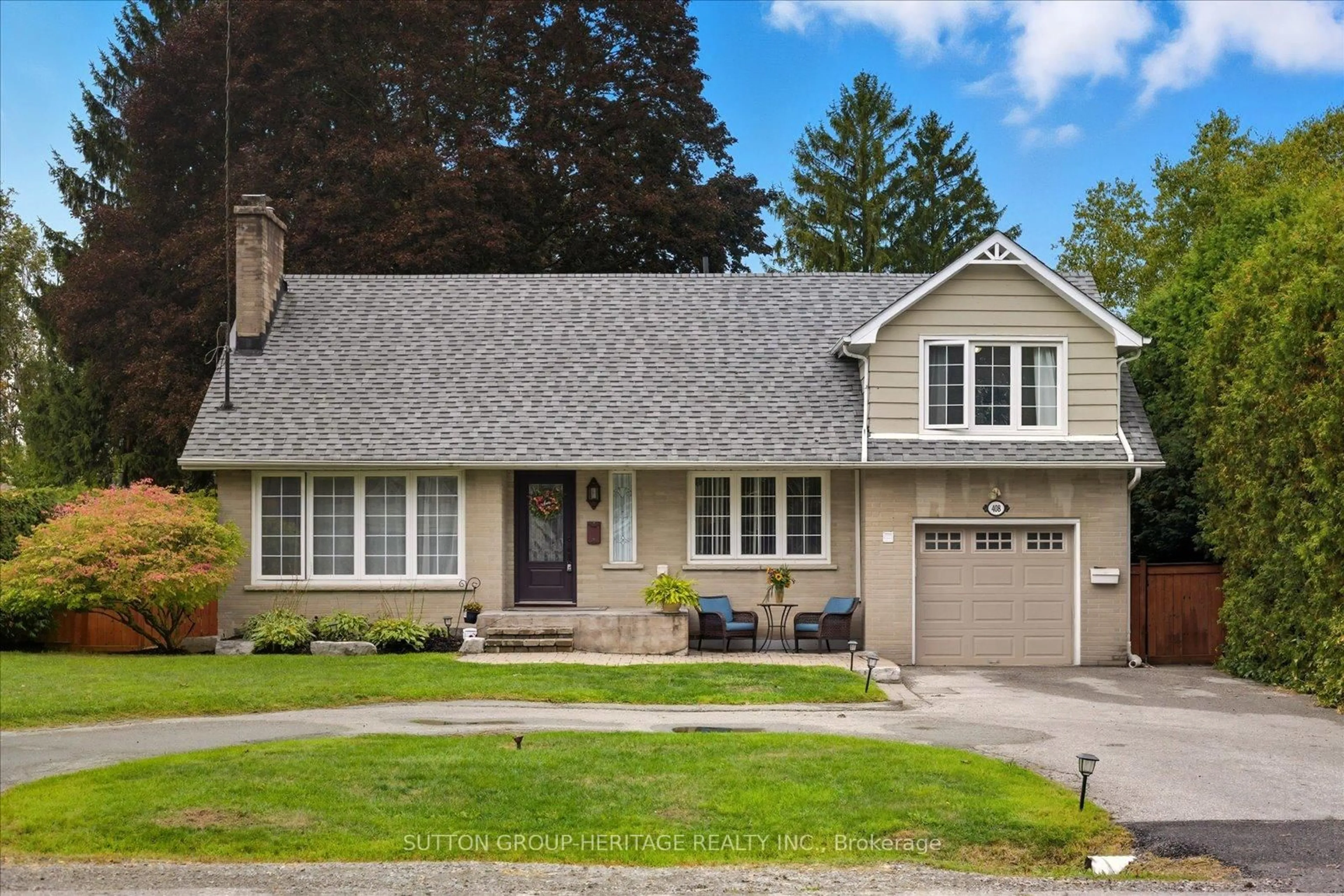 Home with vinyl exterior material, street for 408 Cochrane St, Whitby Ontario L1N 5J5