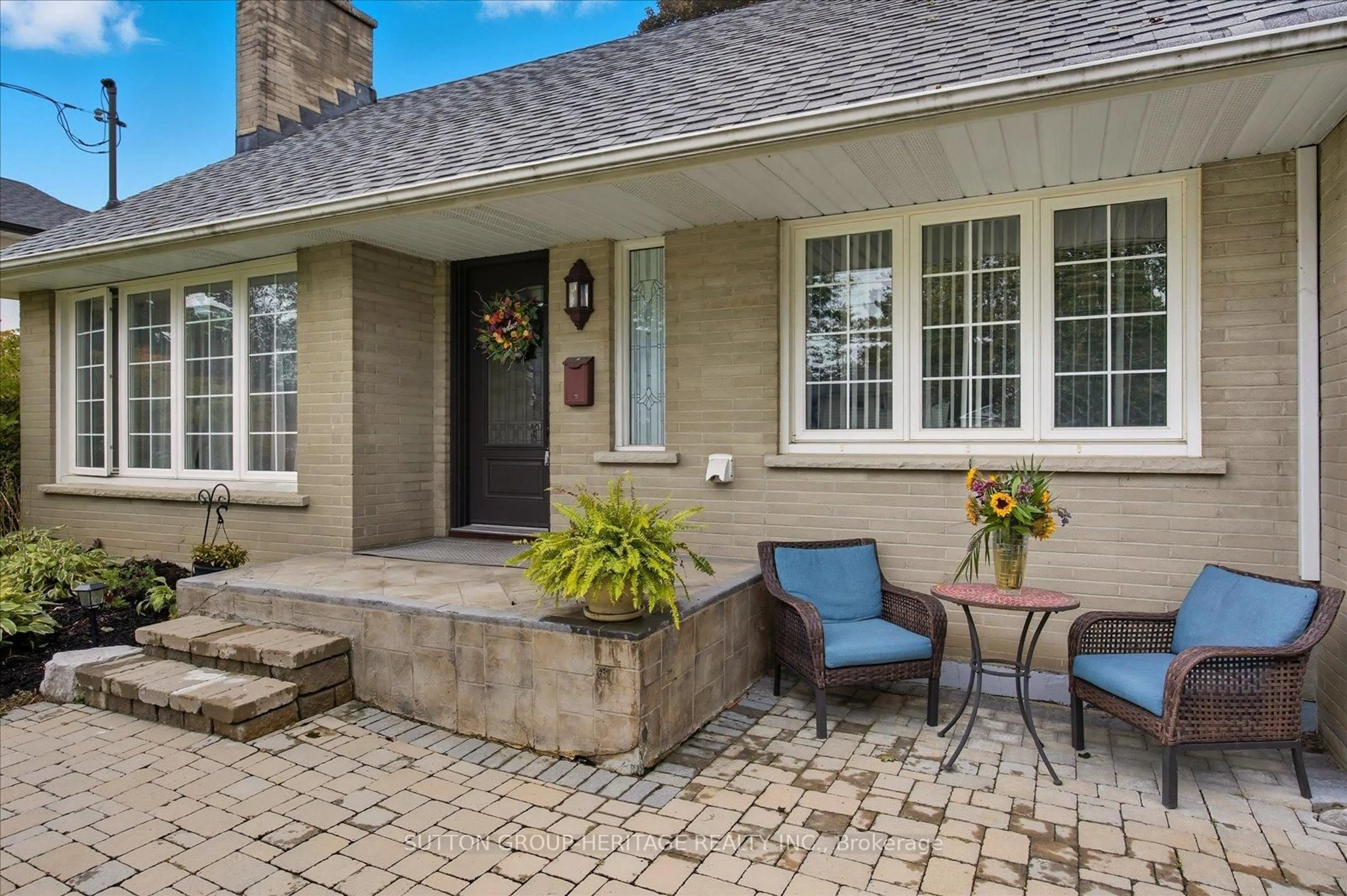 Patio, street for 408 Cochrane St, Whitby Ontario L1N 5J5