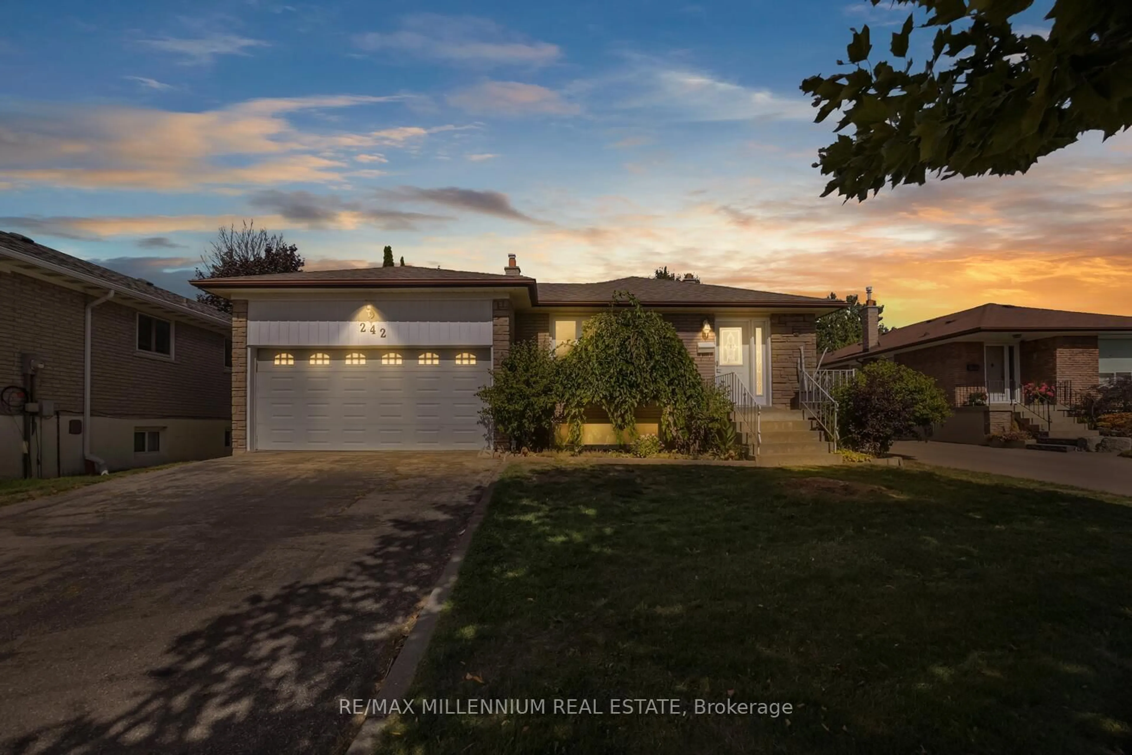 A pic from outside/outdoor area/front of a property/back of a property/a pic from drone, unknown for 242 Coronation Dr, Toronto Ontario M1E 2J4