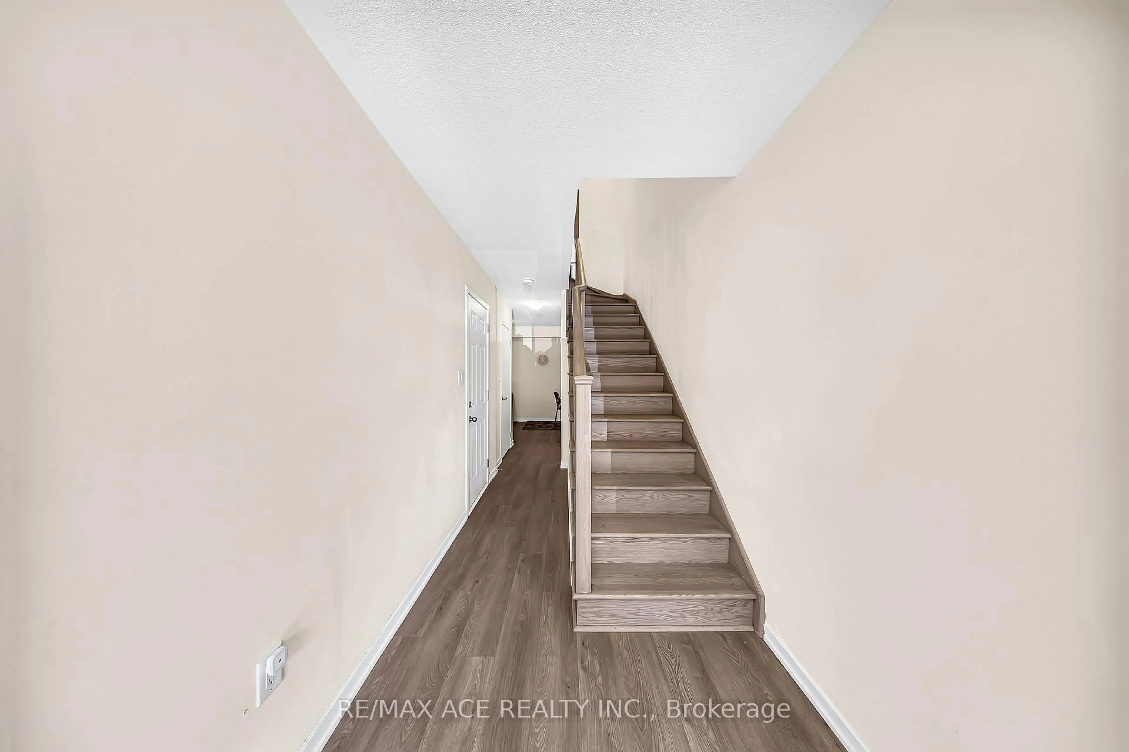 Unknown for 1344 Bradenton  Path, Oshawa Ontario L1K 1A9