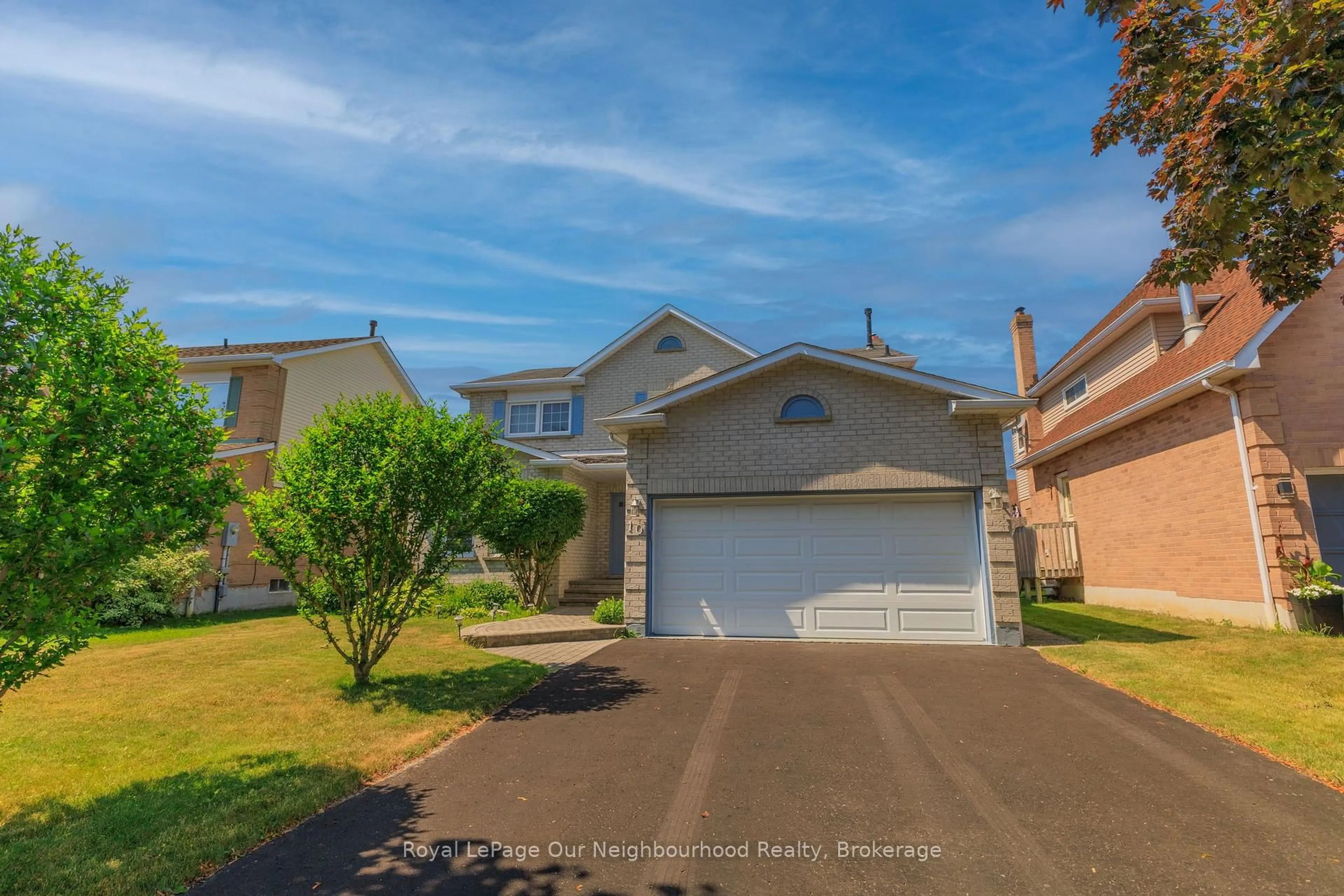 Home with vinyl exterior material, street for 10 Holden Crt, Whitby Ontario L1N 9A1