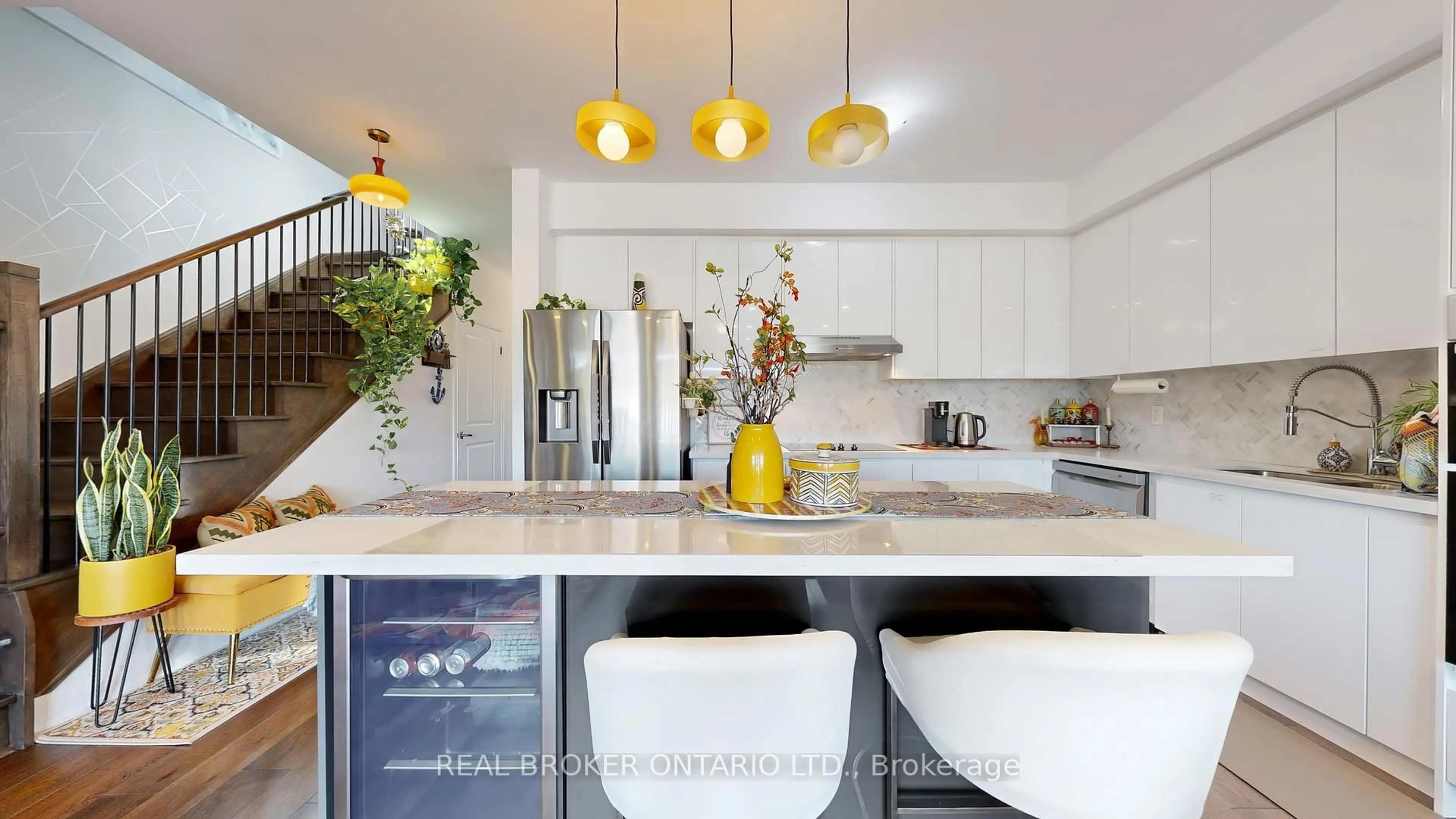 Contemporary kitchen, ceramic/tile floor for 58 Chelliah Crt, Toronto Ontario M1B 0E7