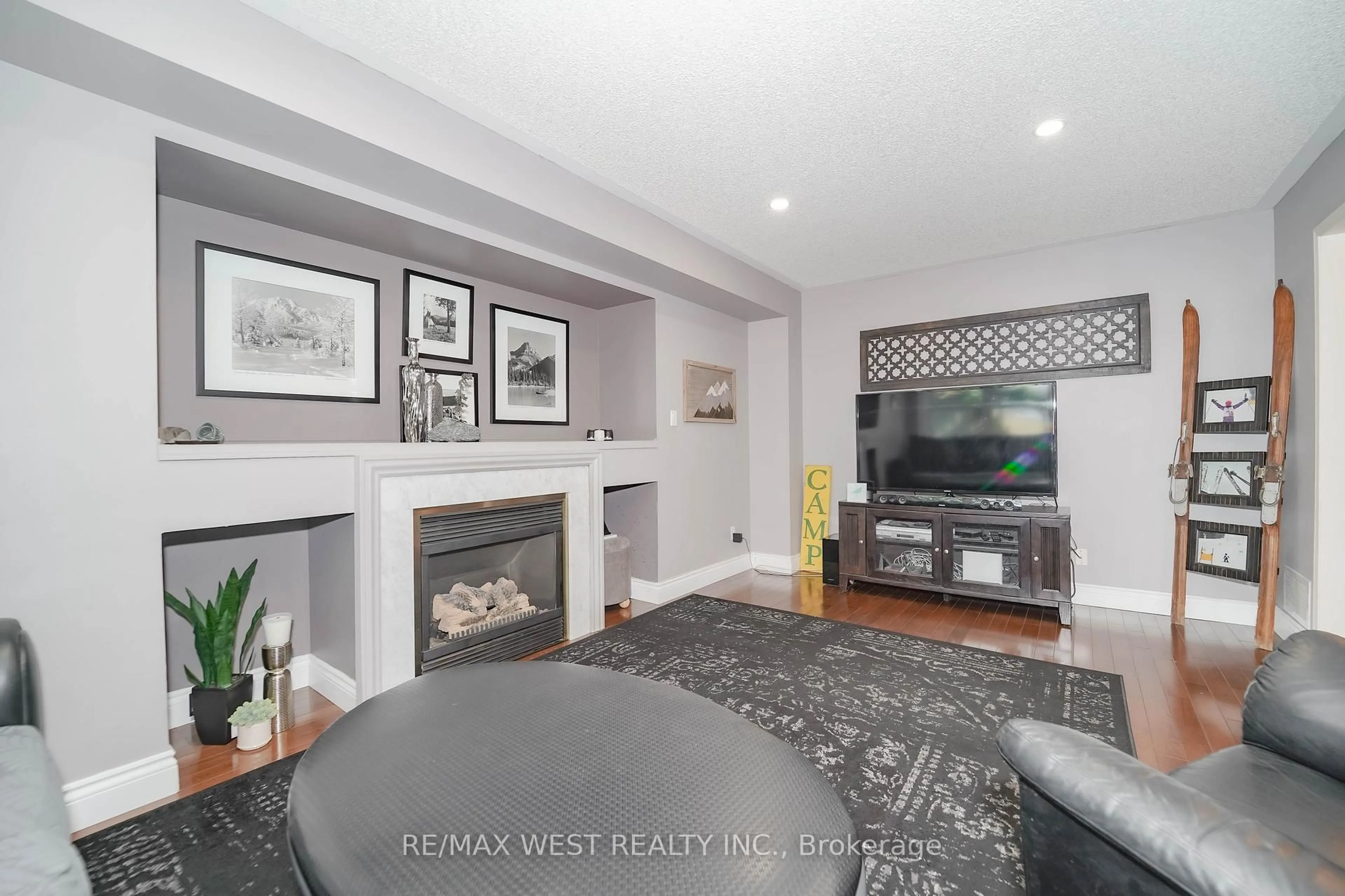 Unknown for 50 Gartshore Dr, Whitby Ontario L1P 1N6