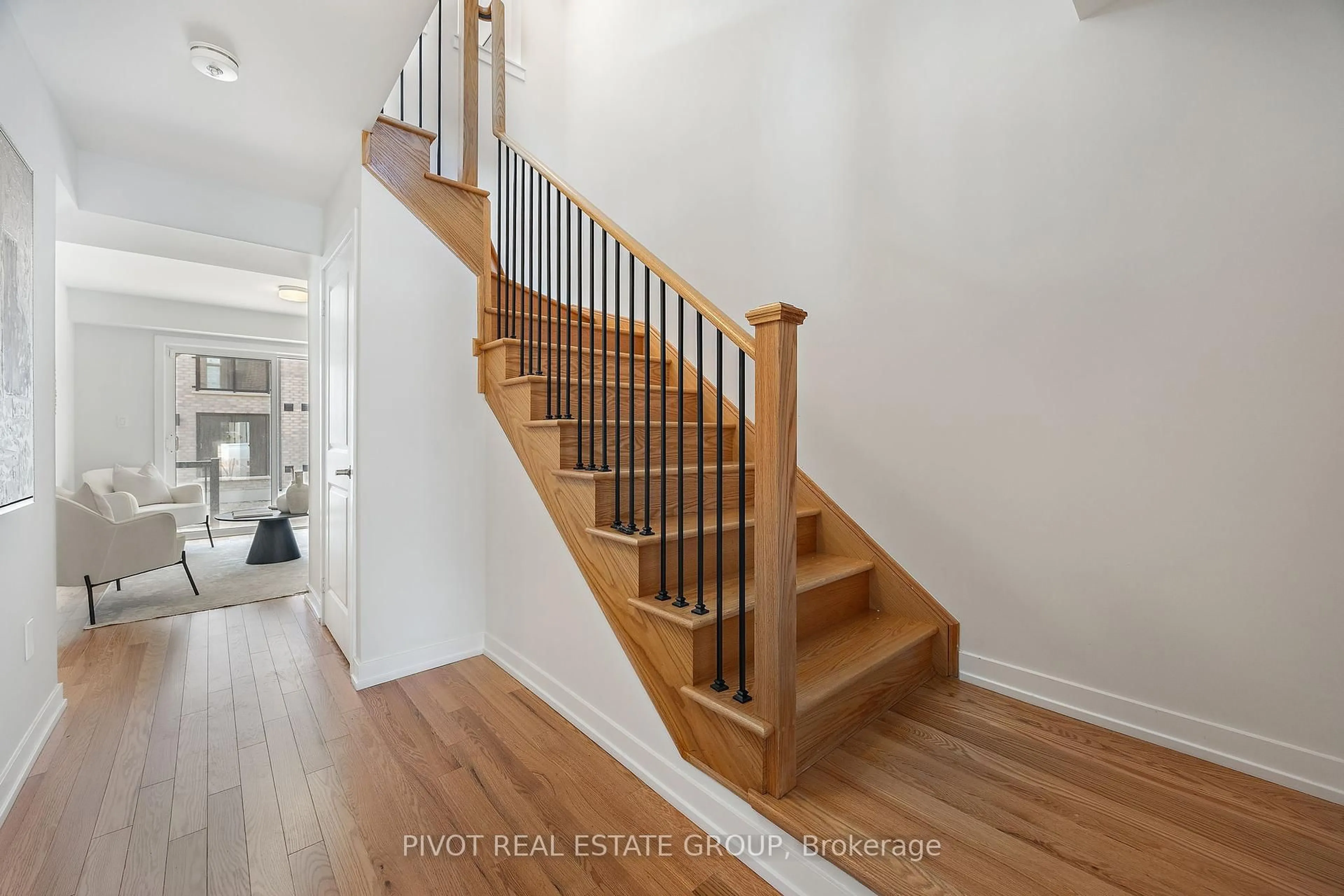Stairs for 26 Danielle Moore Circ, Toronto Ontario M1P 0G9