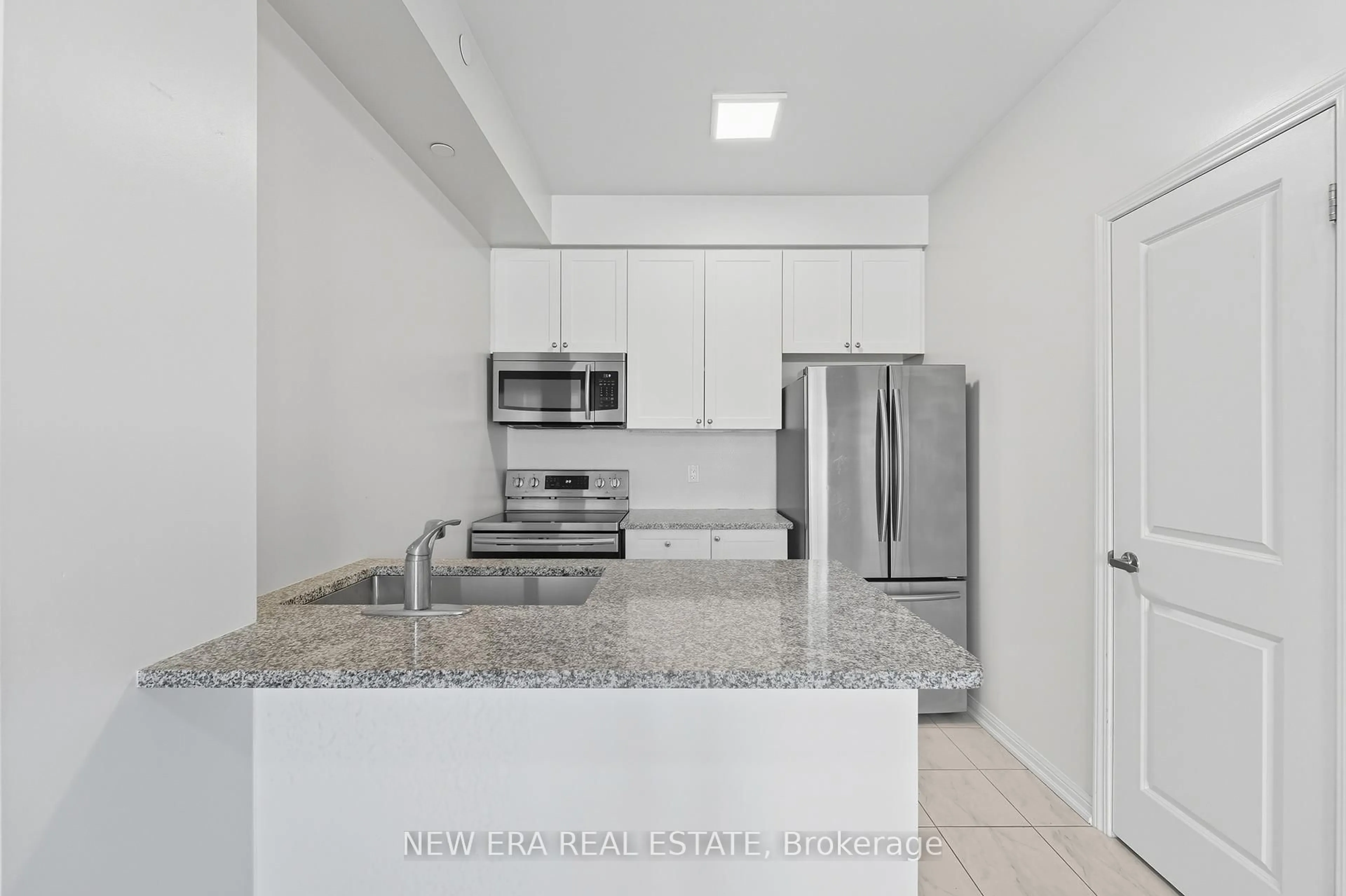 Standard kitchen, unknown for 80 Aspen Springs Dr #120, Clarington Ontario L1C 0V4
