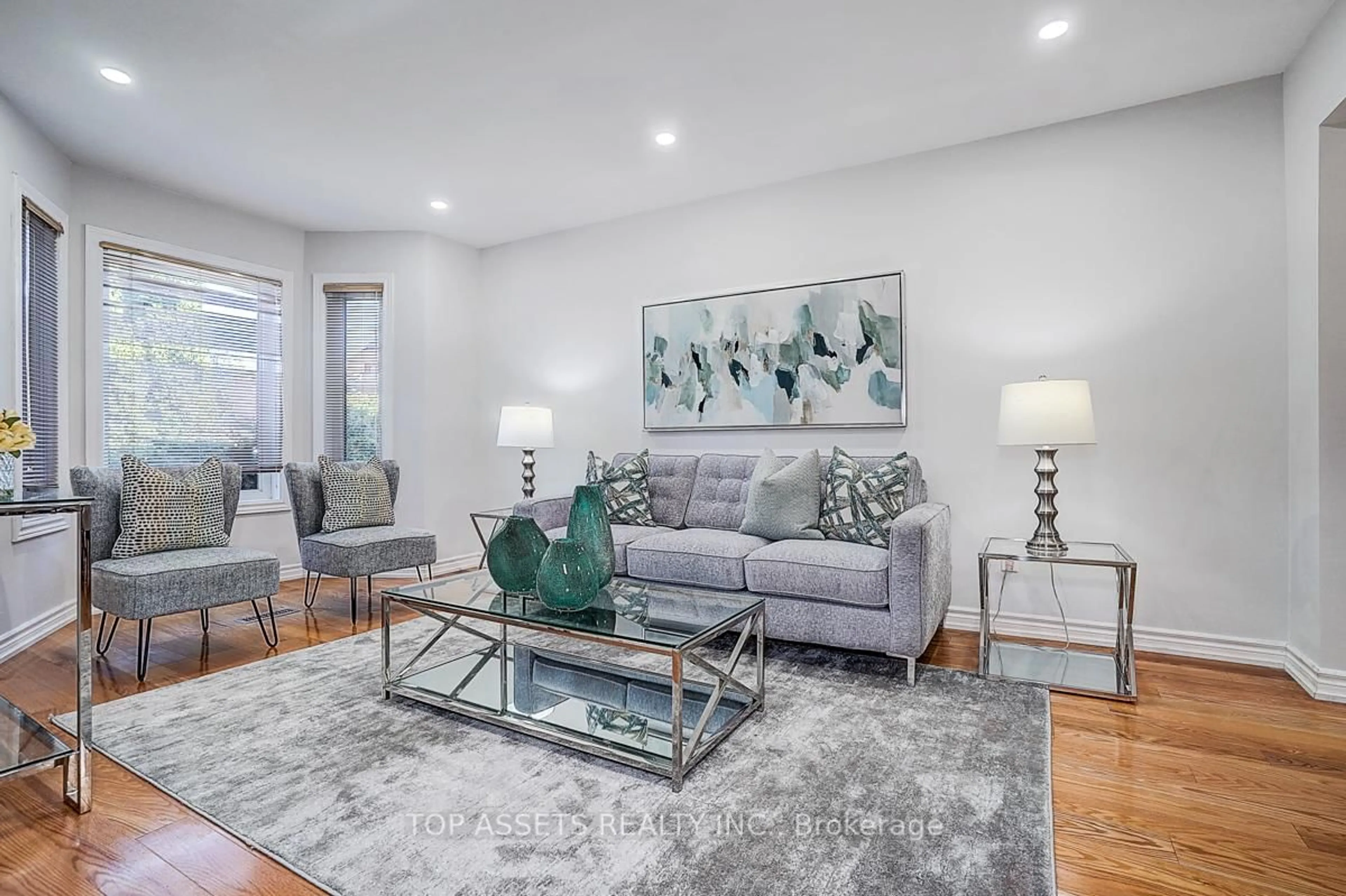 Living room with furniture, unknown for 88 Darby Crt, Toronto Ontario M1B 5H7