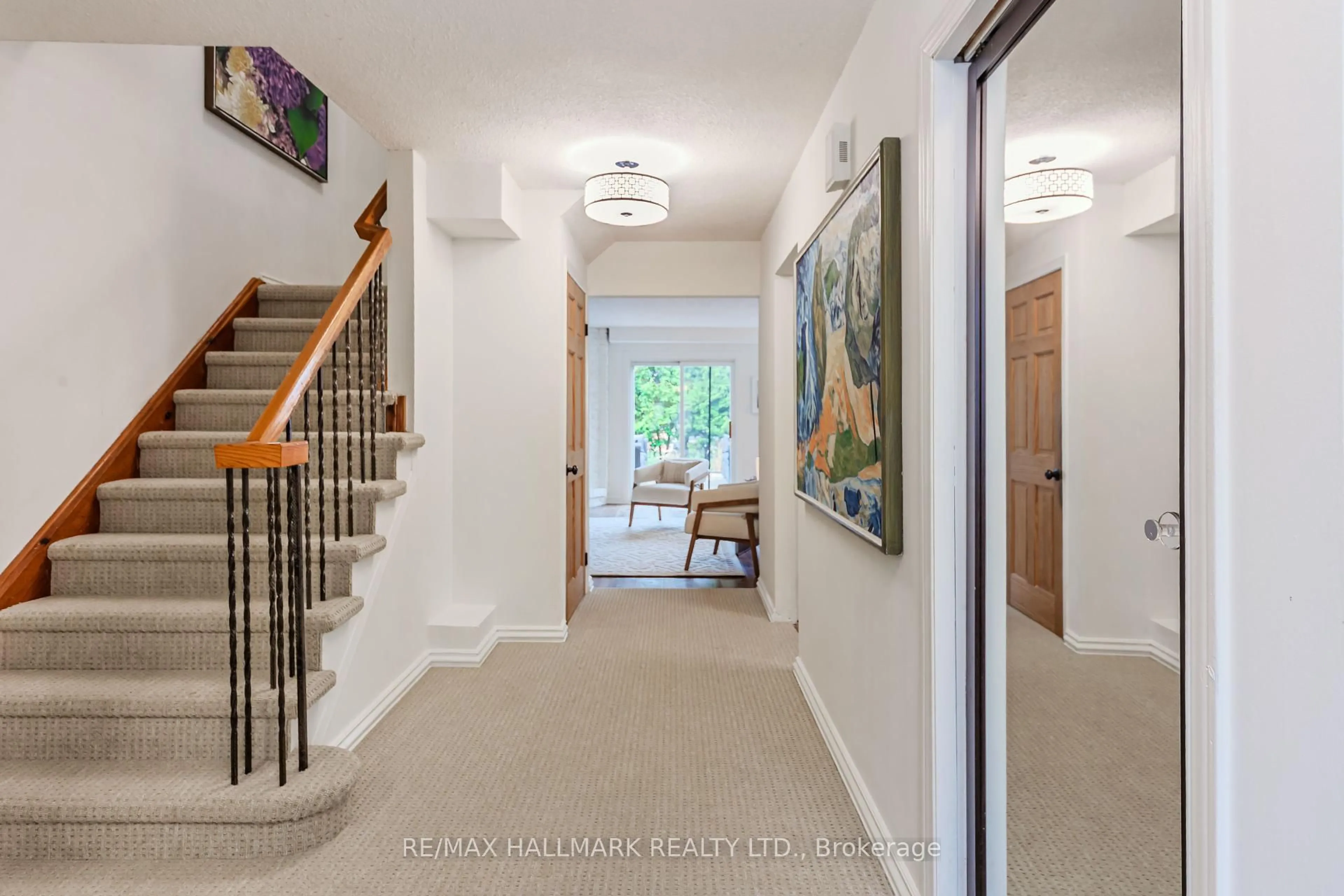 Indoor entryway for 1966 Faylee Cres, Pickering Ontario L1V 2V6