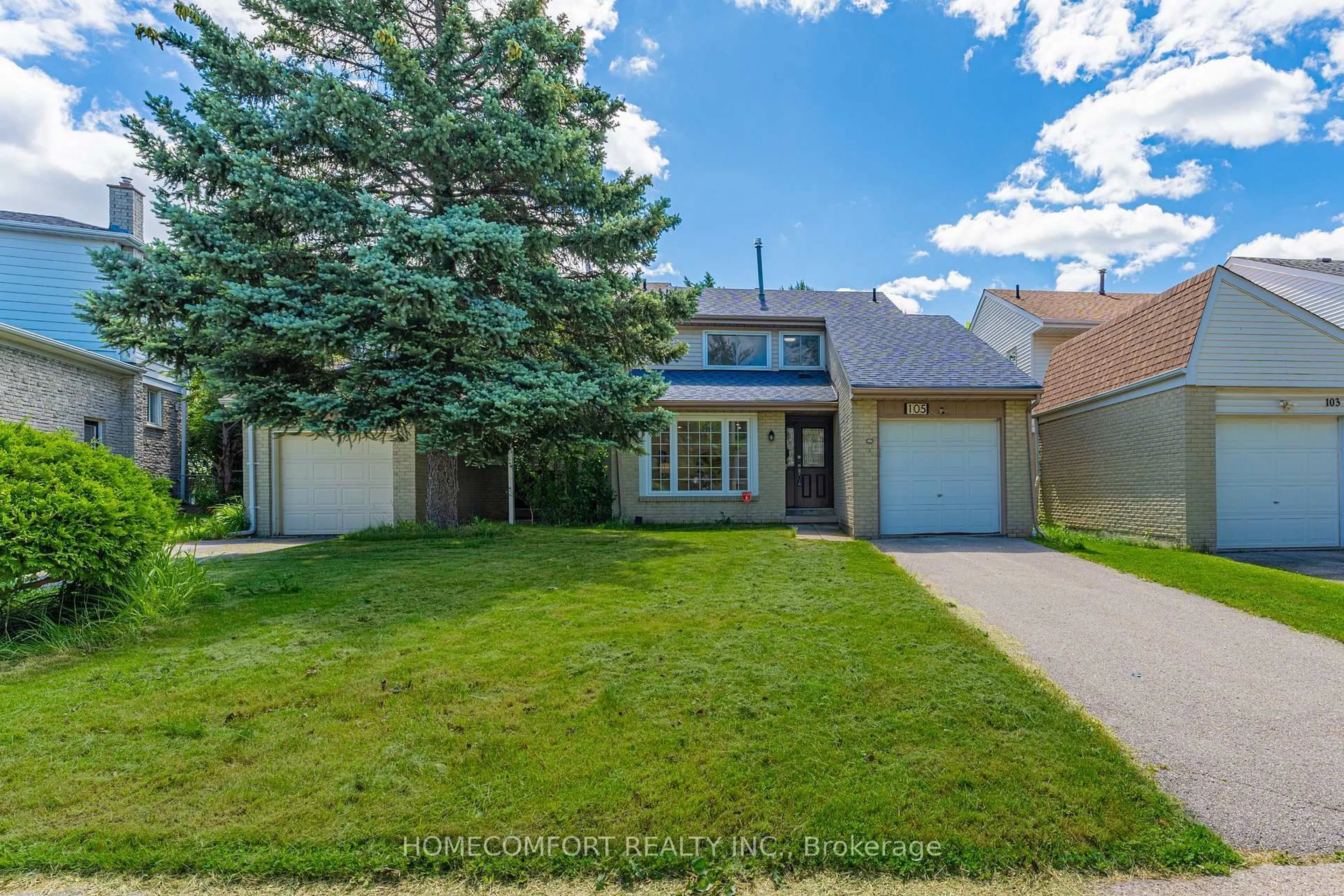 A pic from outside/outdoor area/front of a property/back of a property/a pic from drone, street for 105 Rooksnest Tr, Toronto Ontario M1S 3W4