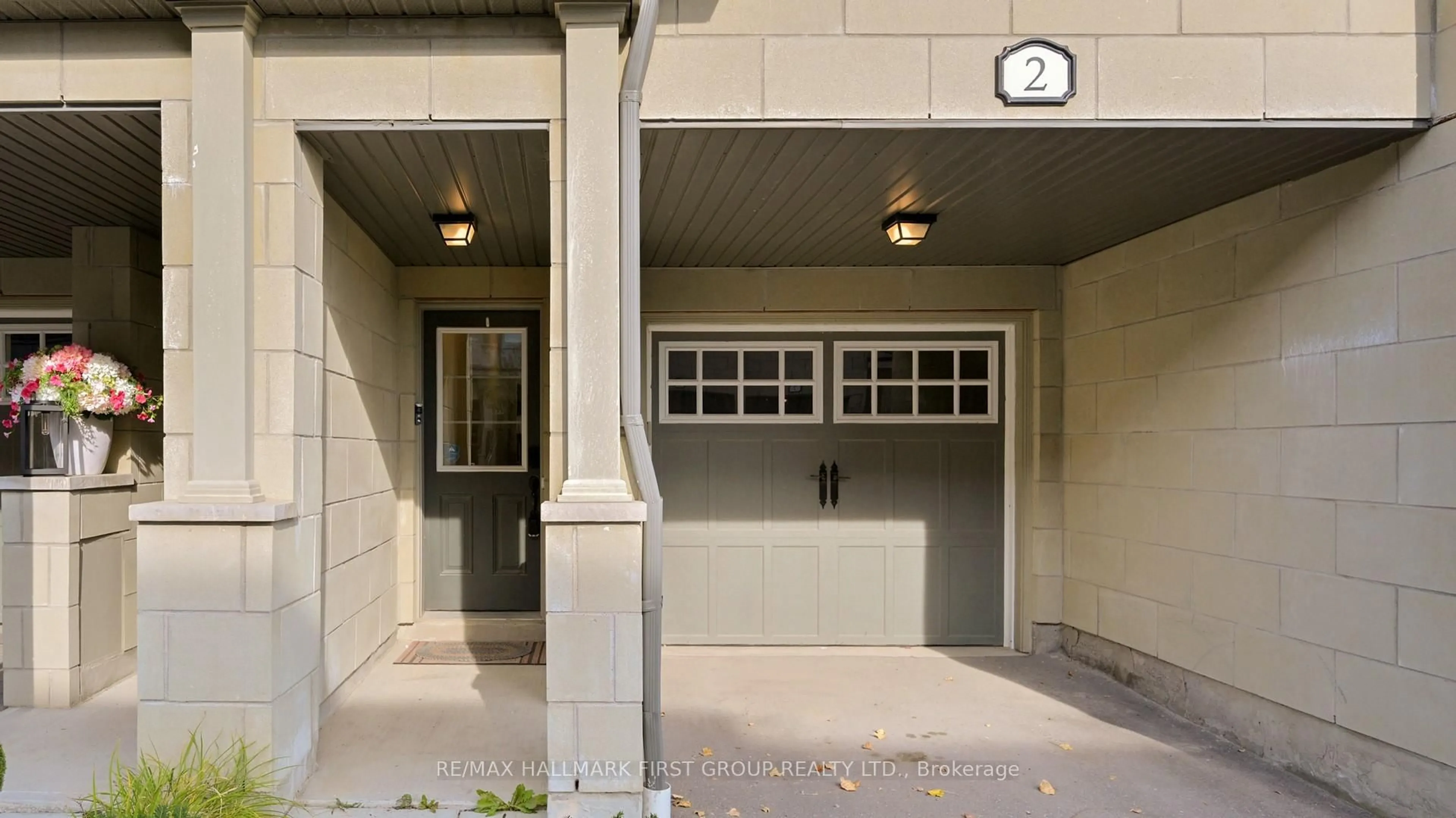 Indoor entryway for 384 Arctic Red Dr #TH 2, Oshawa Ontario L1L 0M5