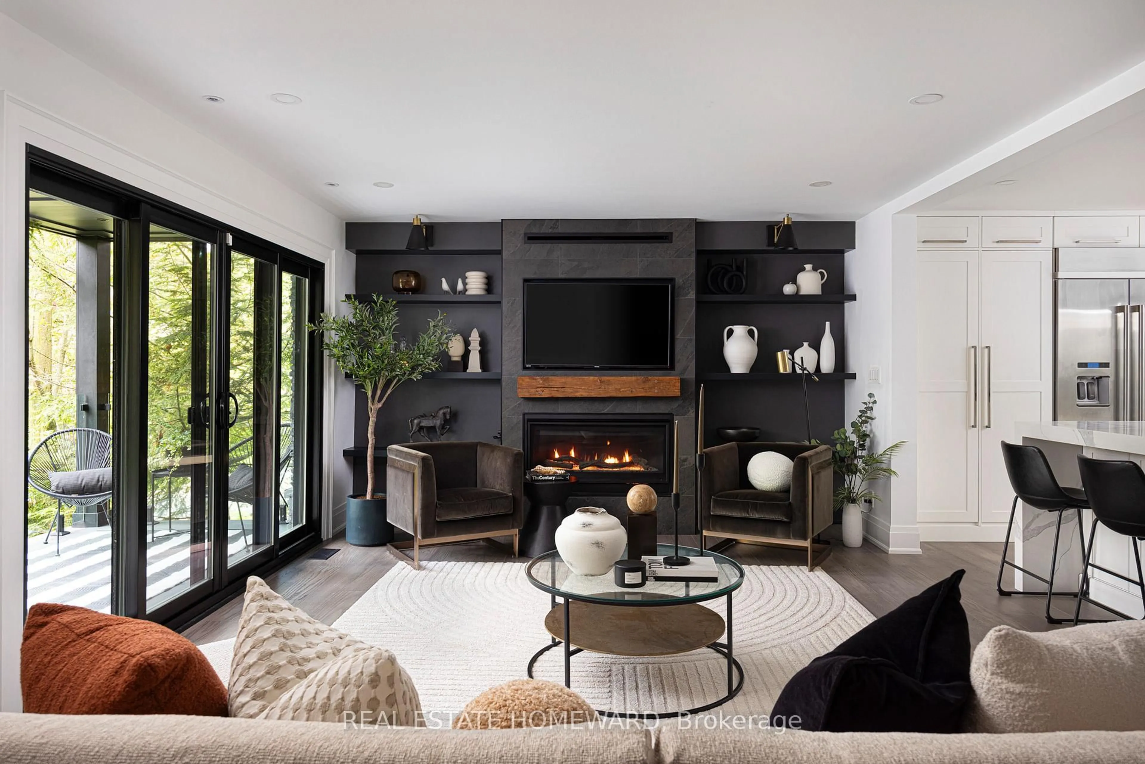 Living room with furniture, unknown for 29 Fallingbrook Dr, Toronto Ontario M1N 1B3