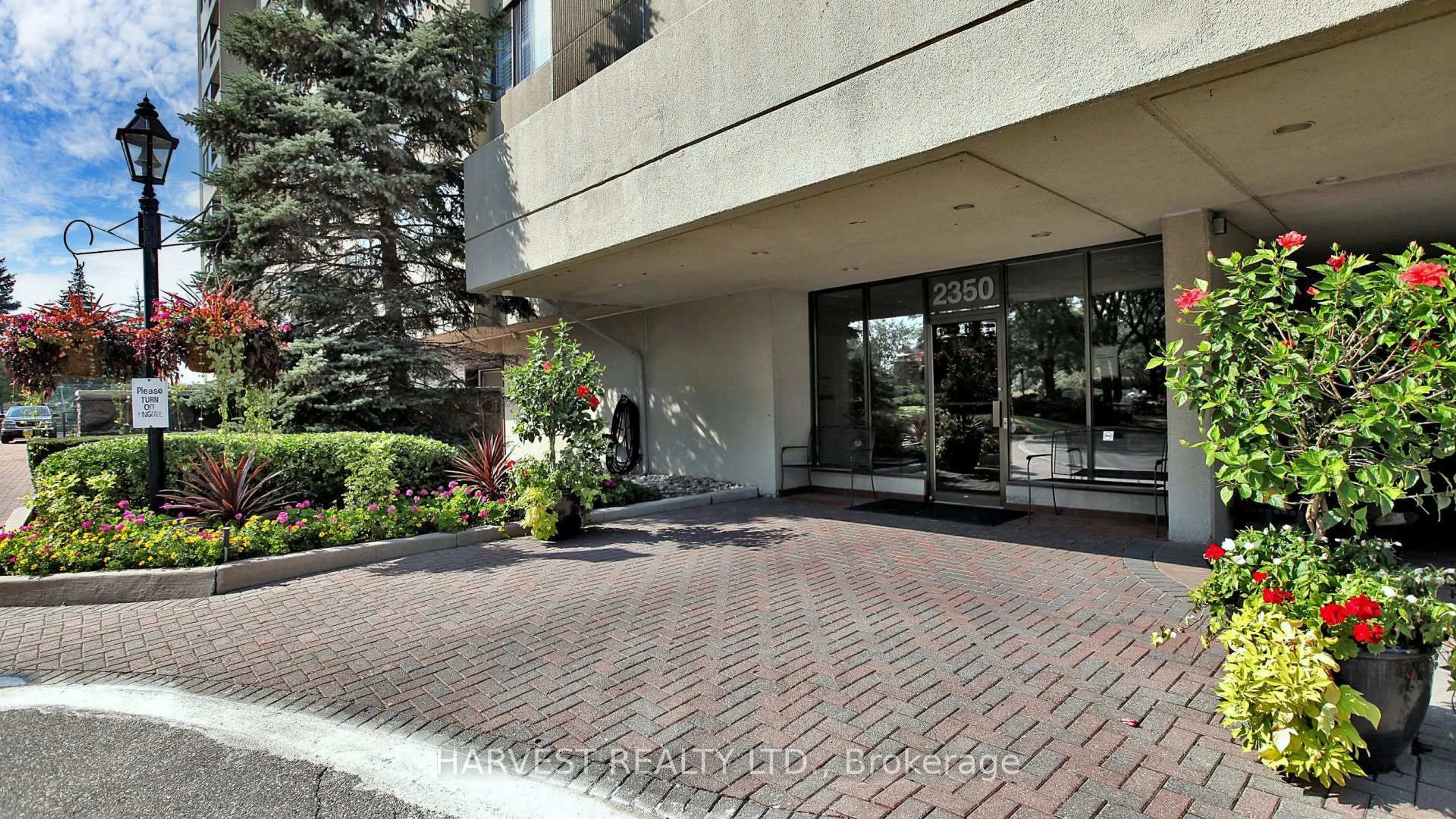 Indoor foyer for 2350 Bridletowne Circ #2203, Toronto Ontario M1W 3E6