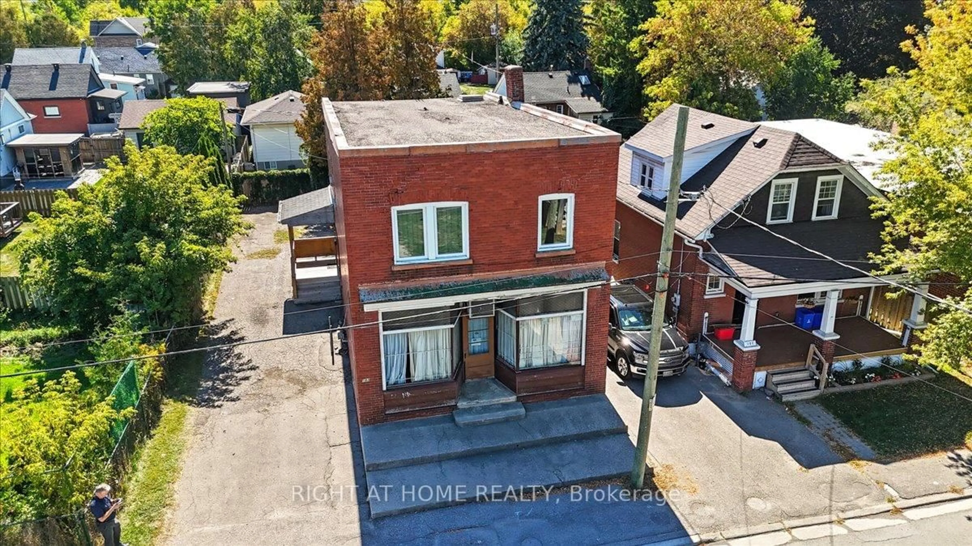 A pic from outside/outdoor area/front of a property/back of a property/a pic from drone, street for 183 Olive Ave, Oshawa Ontario L1H 2P1
