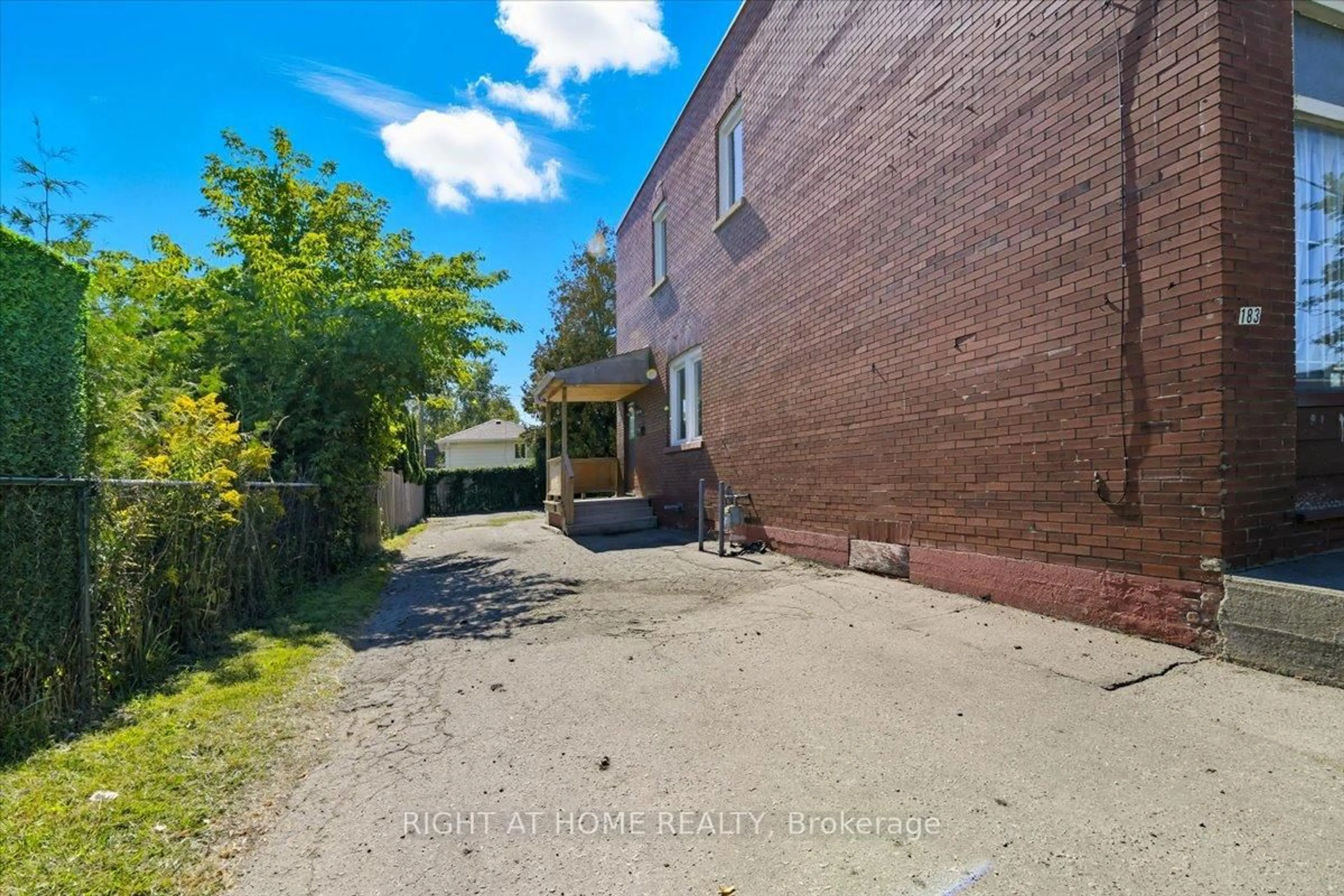 A pic from outside/outdoor area/front of a property/back of a property/a pic from drone, street for 183 Olive Ave, Oshawa Ontario L1H 2P1