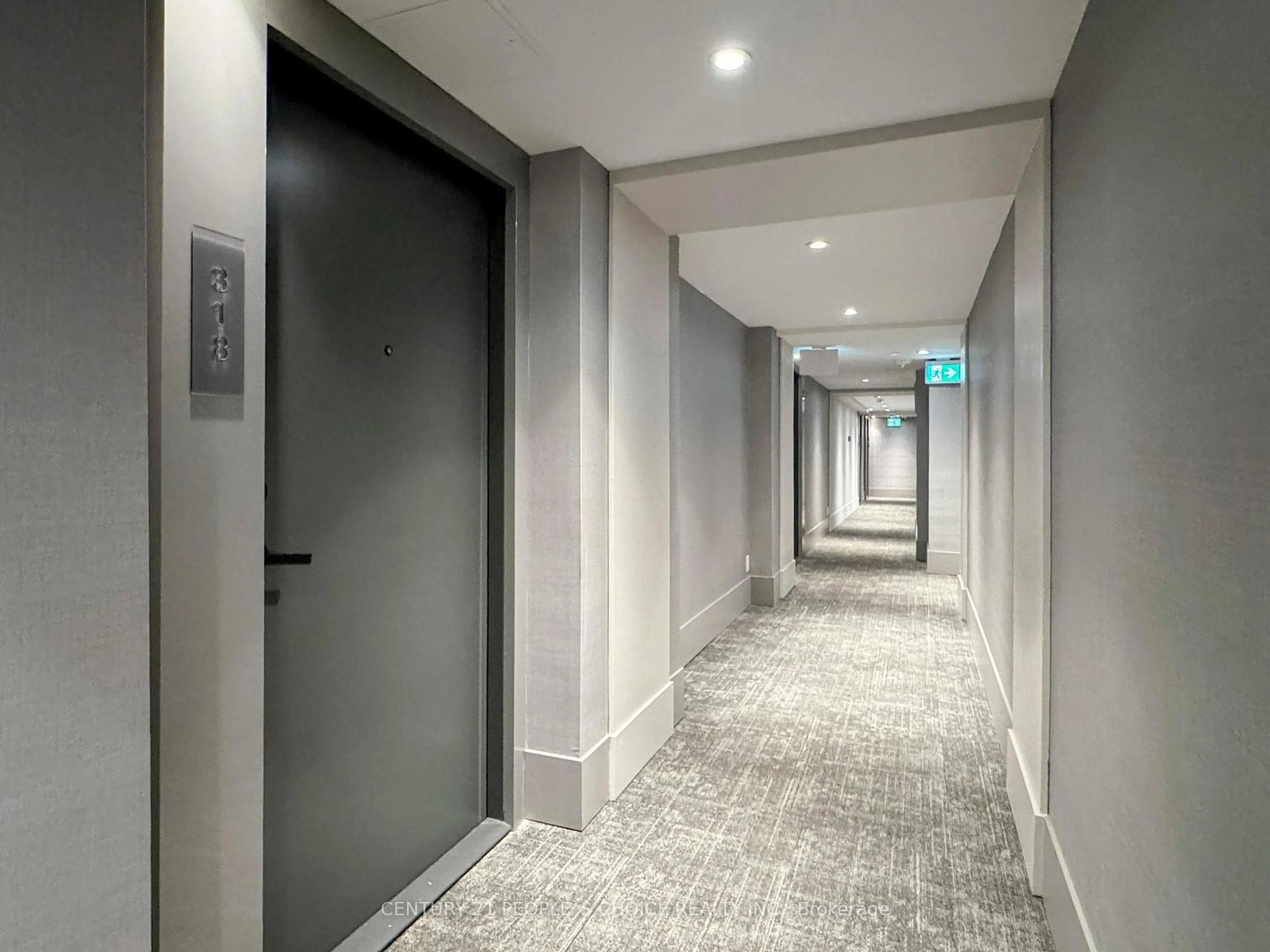 Indoor foyer for 2033 Kennedy Rd #318, Toronto Ontario M1T 0V9
