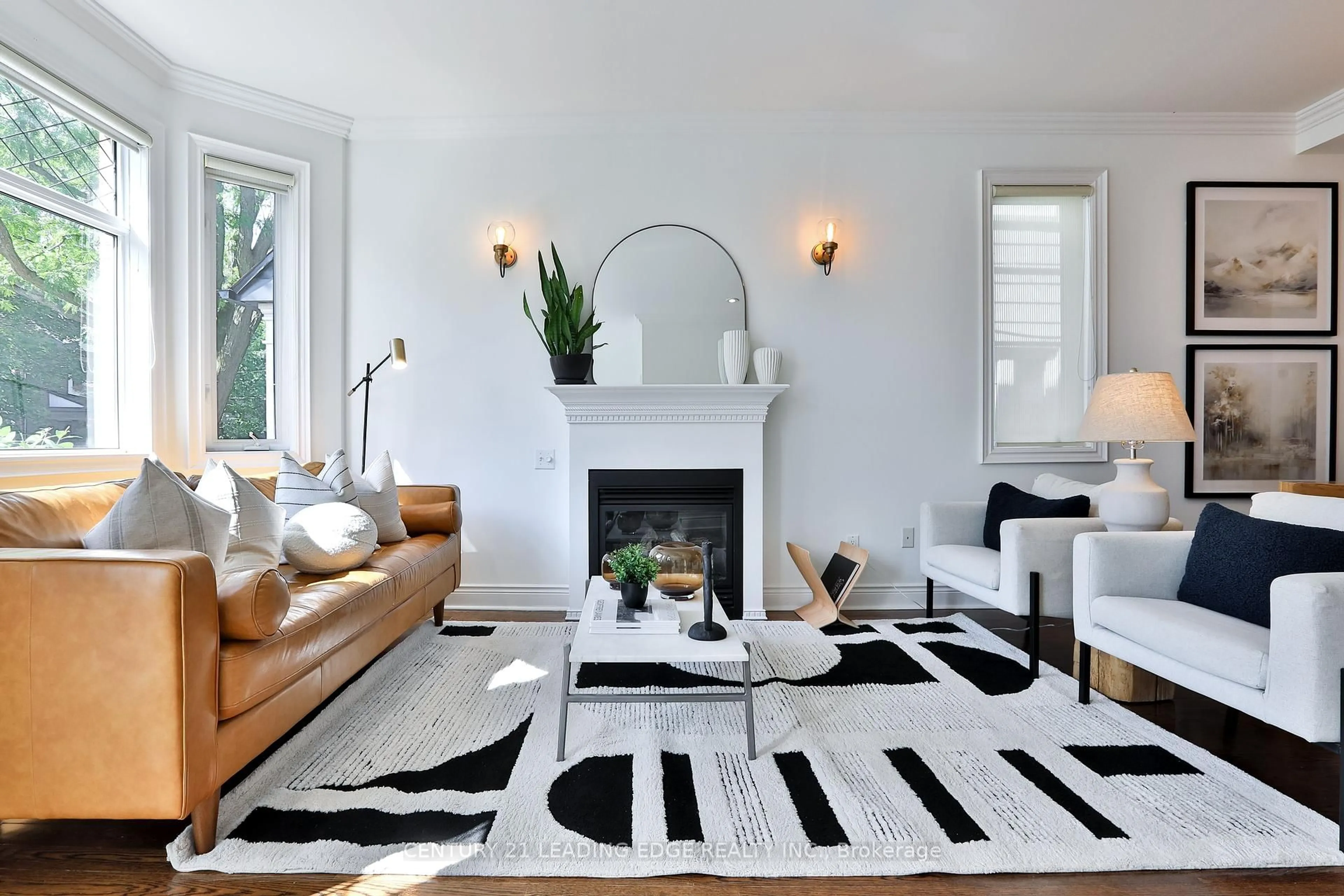 Living room with furniture, unknown for 39 Ferrier Ave, Toronto Ontario M4K 3H5