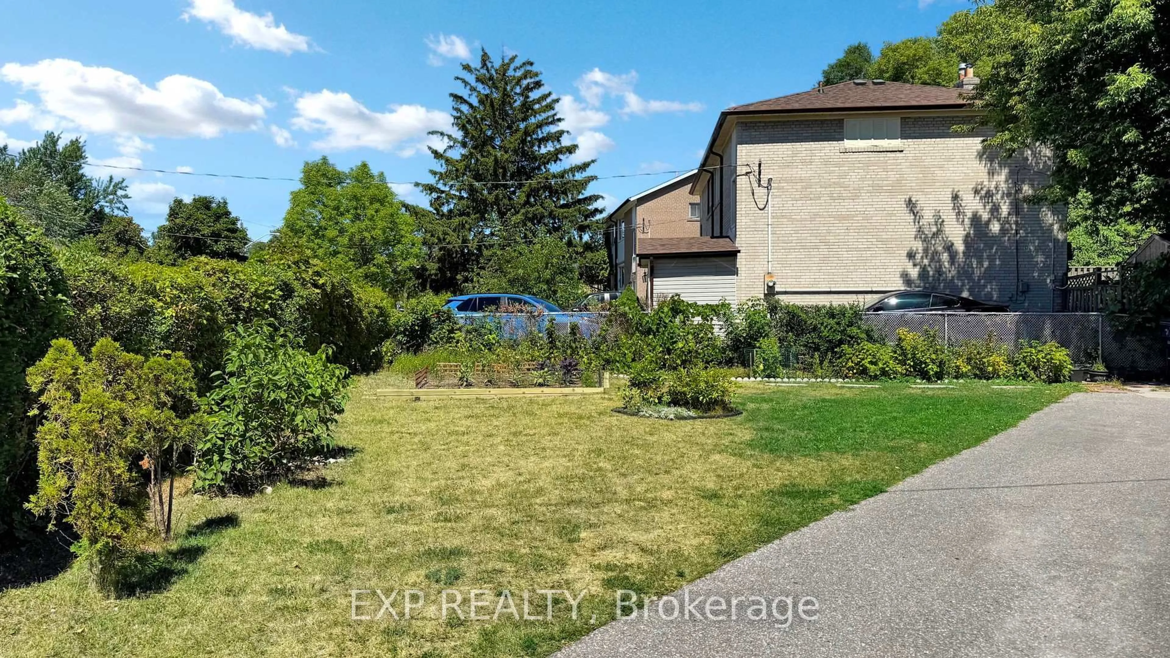 A pic from outside/outdoor area/front of a property/back of a property/a pic from drone, street for 57 Pilot St, Toronto Ontario M1E 2C7