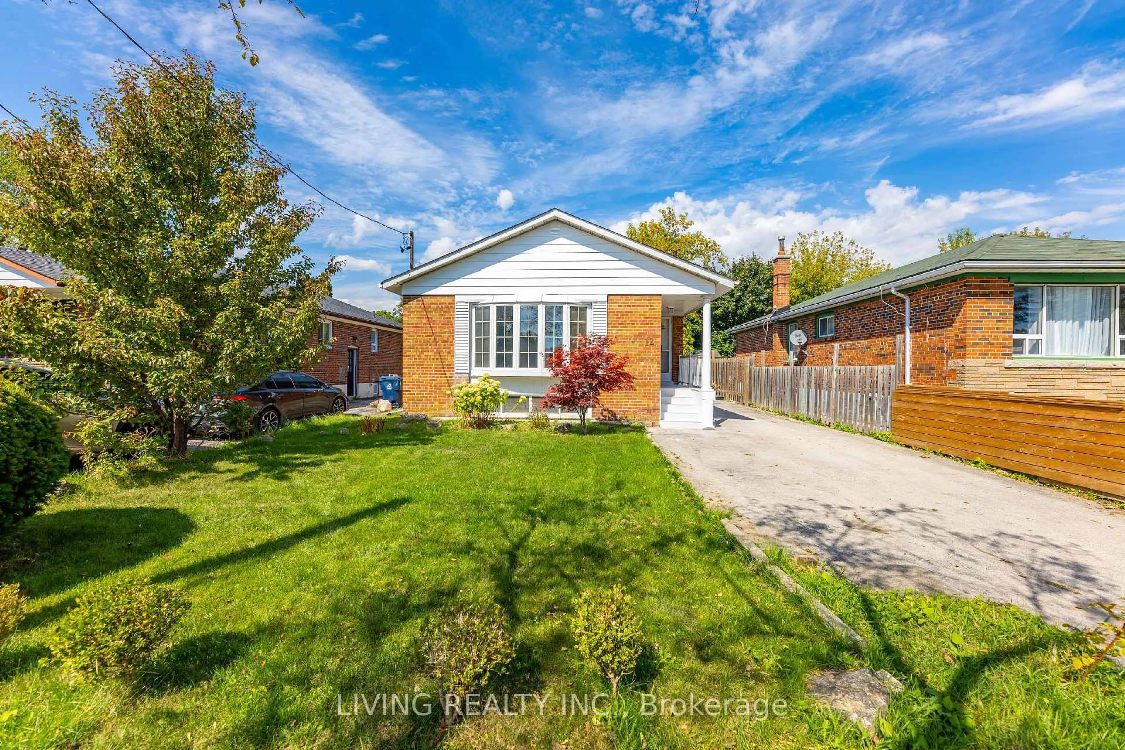 A pic from outside/outdoor area/front of a property/back of a property/a pic from drone, street for 12 Kells Ave, Toronto Ontario M1K 4W5