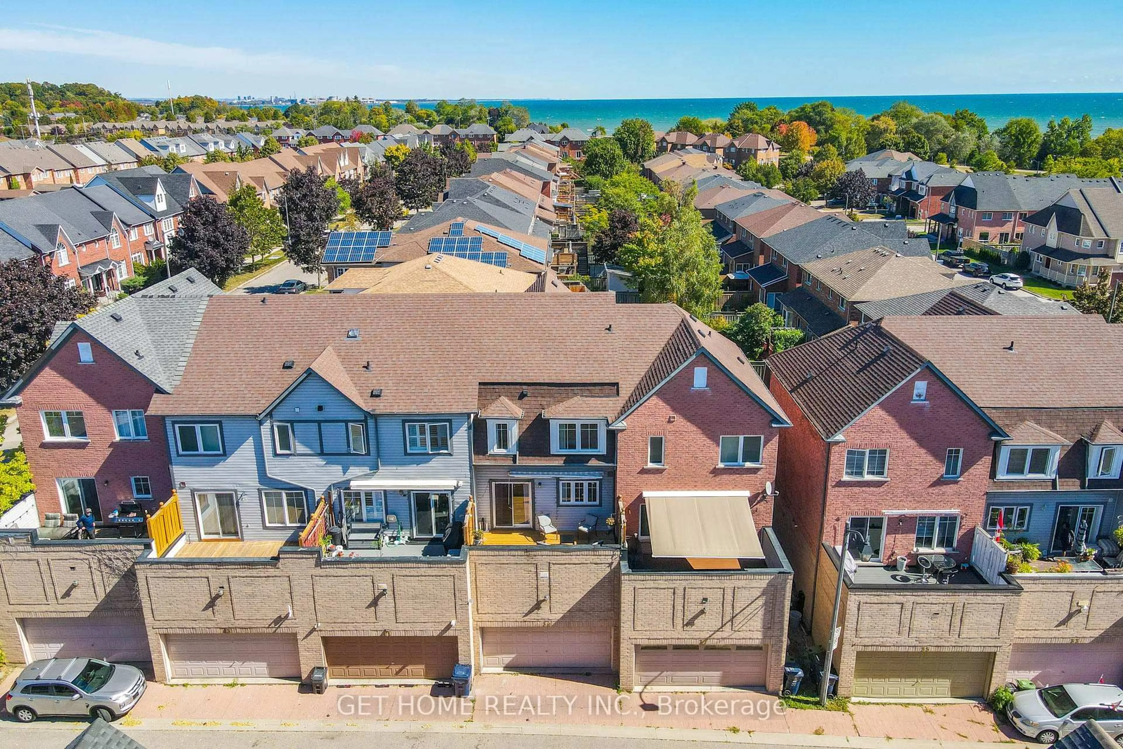 A pic from outside/outdoor area/front of a property/back of a property/a pic from drone, street for 39 Schooner Lane, Toronto Ontario M1C 5J2