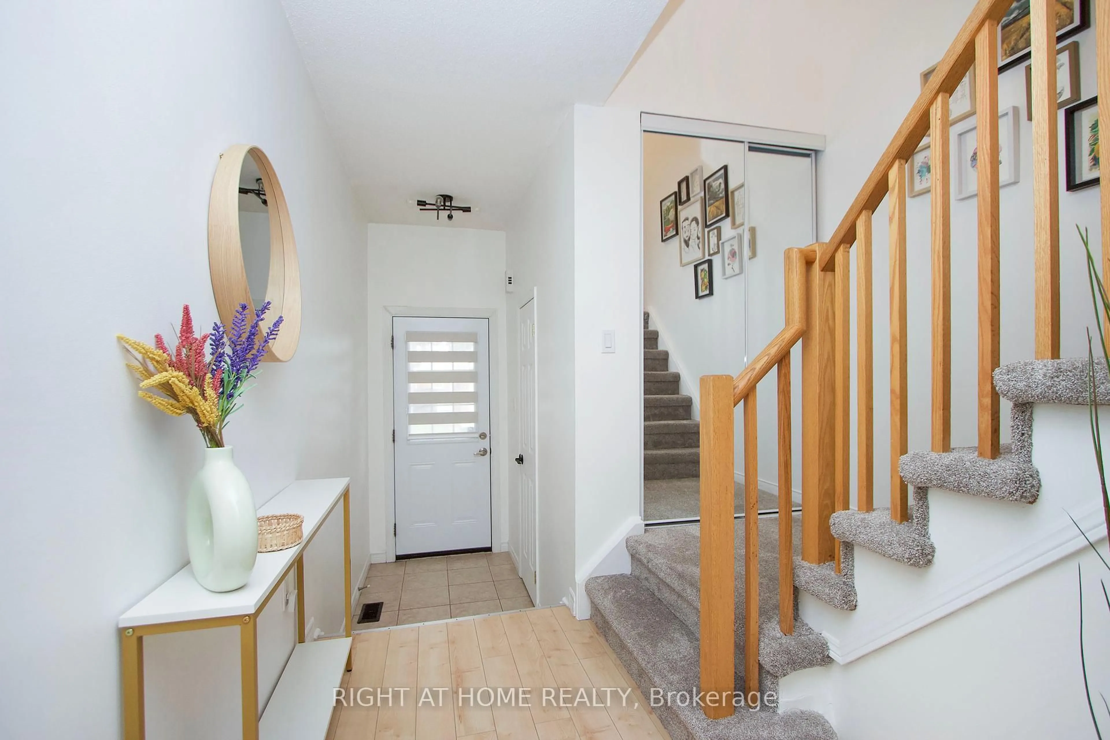 Indoor entryway for 10 Bassett Blvd #204, Whitby Ontario L1N 9C8