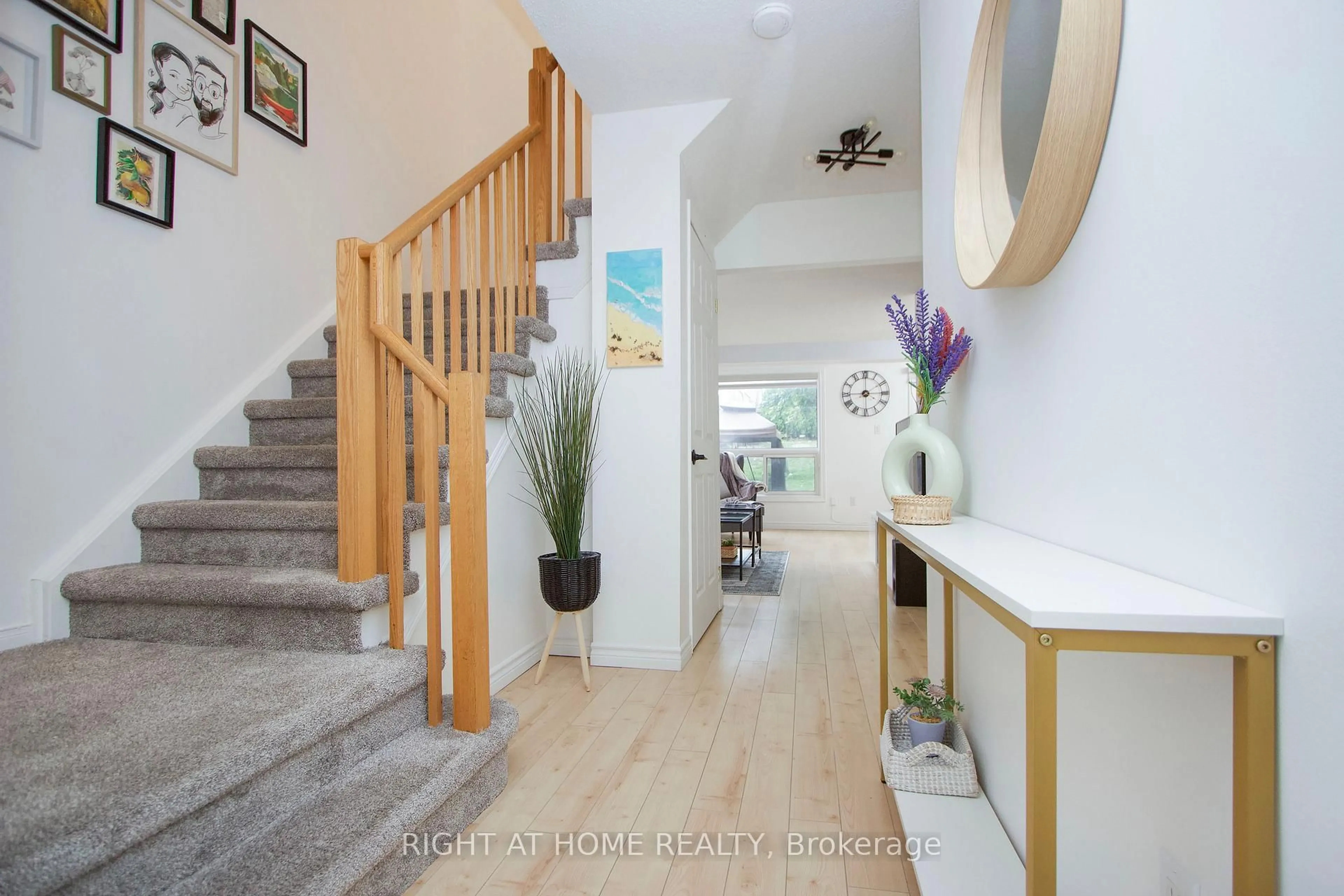 Indoor entryway for 10 Bassett Blvd #204, Whitby Ontario L1N 9C8