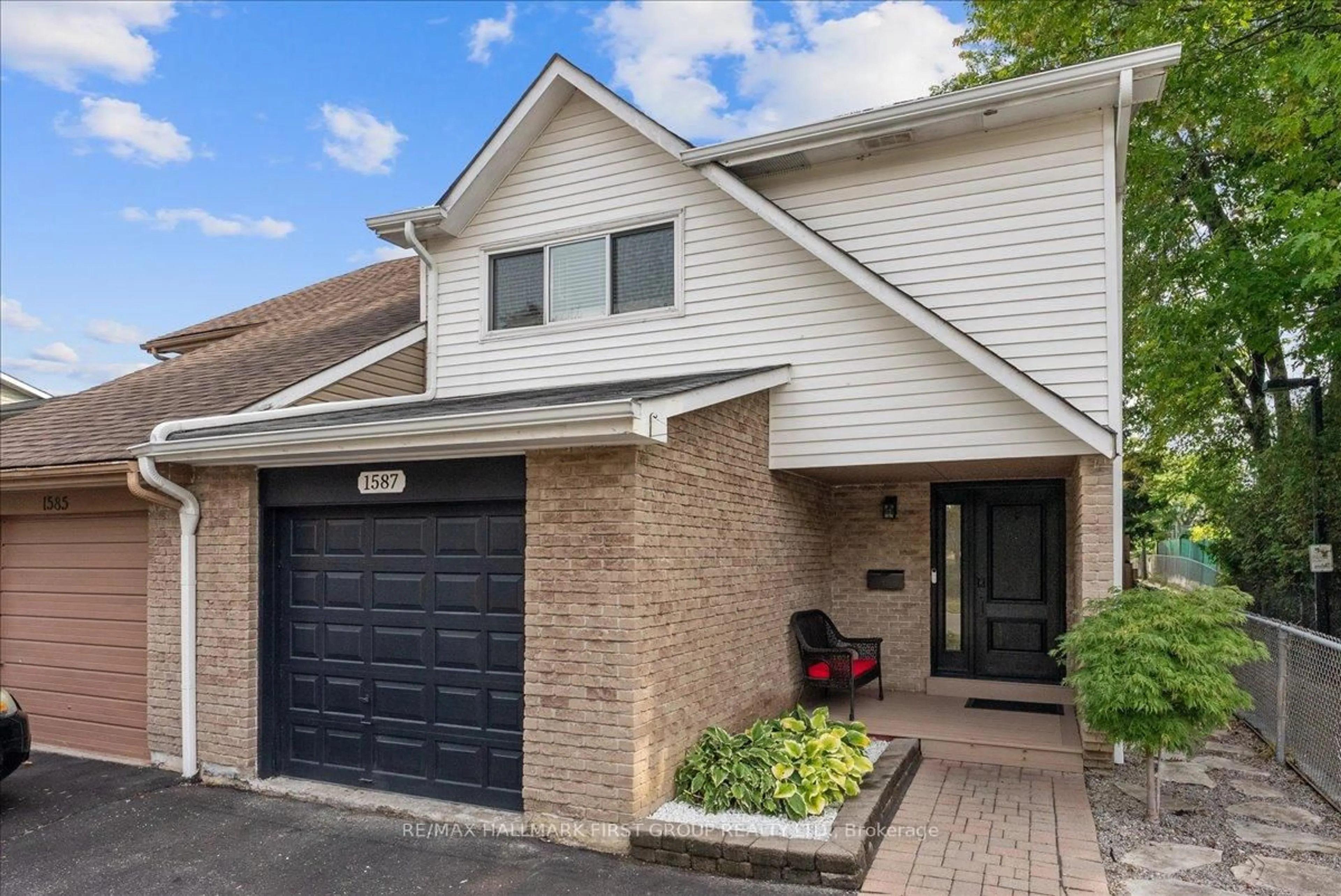 Home with brick exterior material, street for 1587 Geta Circ, Pickering Ontario L1V 3B5