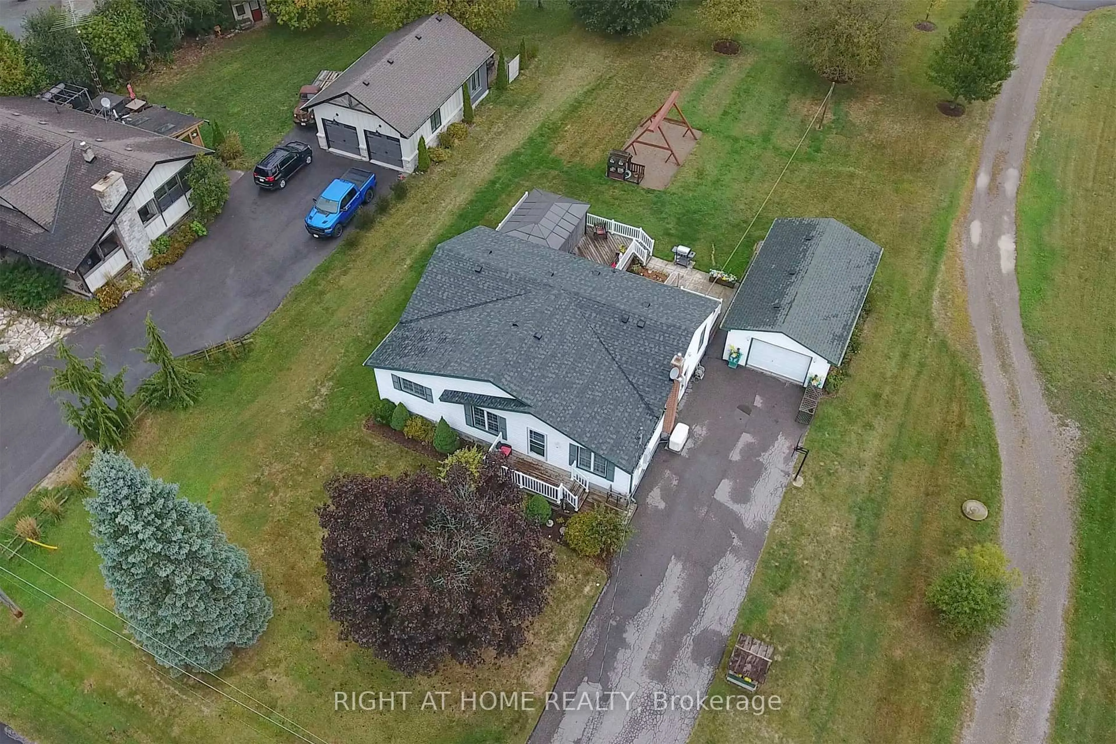 A pic from outside/outdoor area/front of a property/back of a property/a pic from drone, unknown for 2347 Hancock Rd, Clarington Ontario L1E 2M3