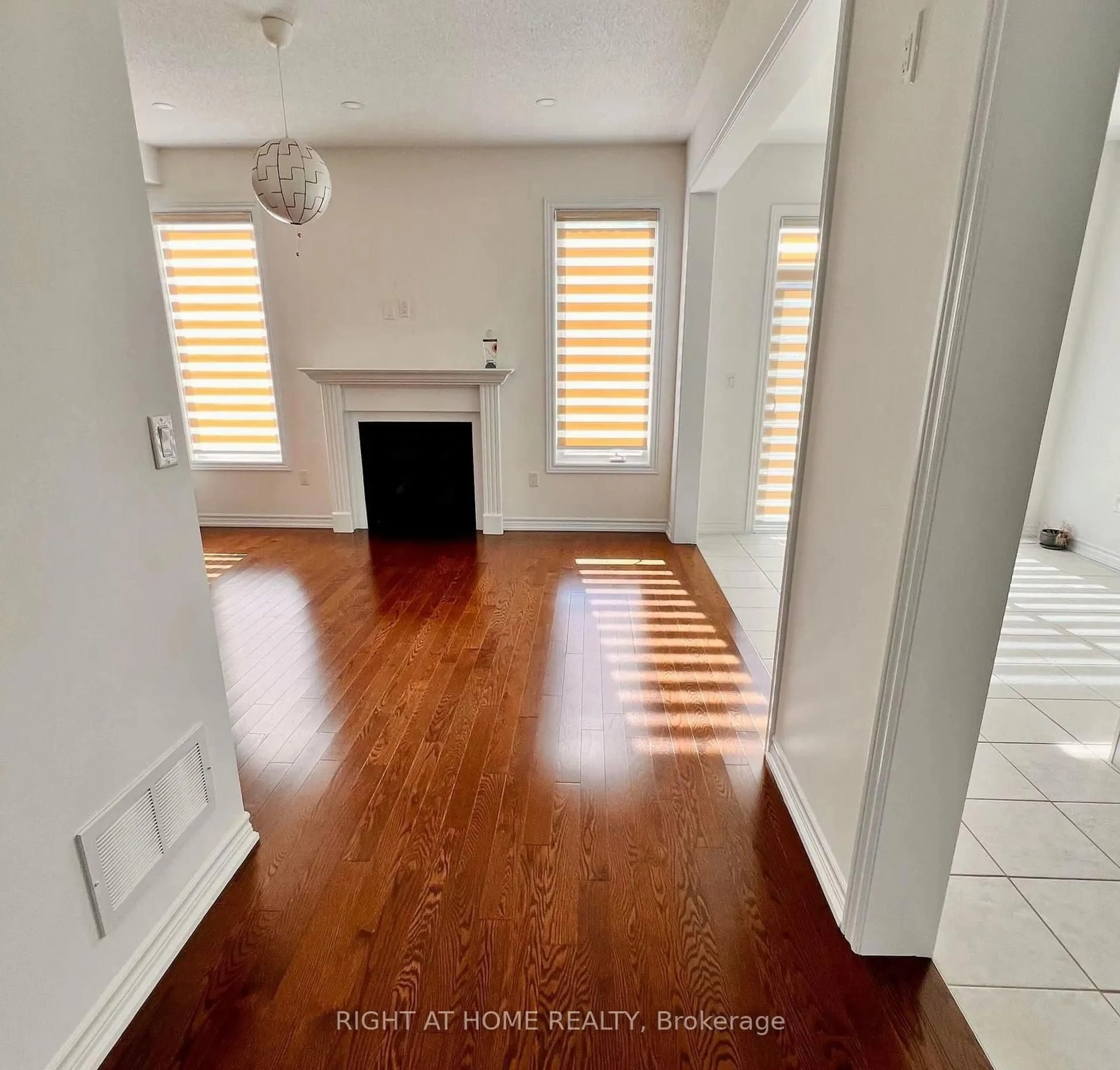 A pic of a room for 18 Goheen St, Clarington Ontario L1B 0K7