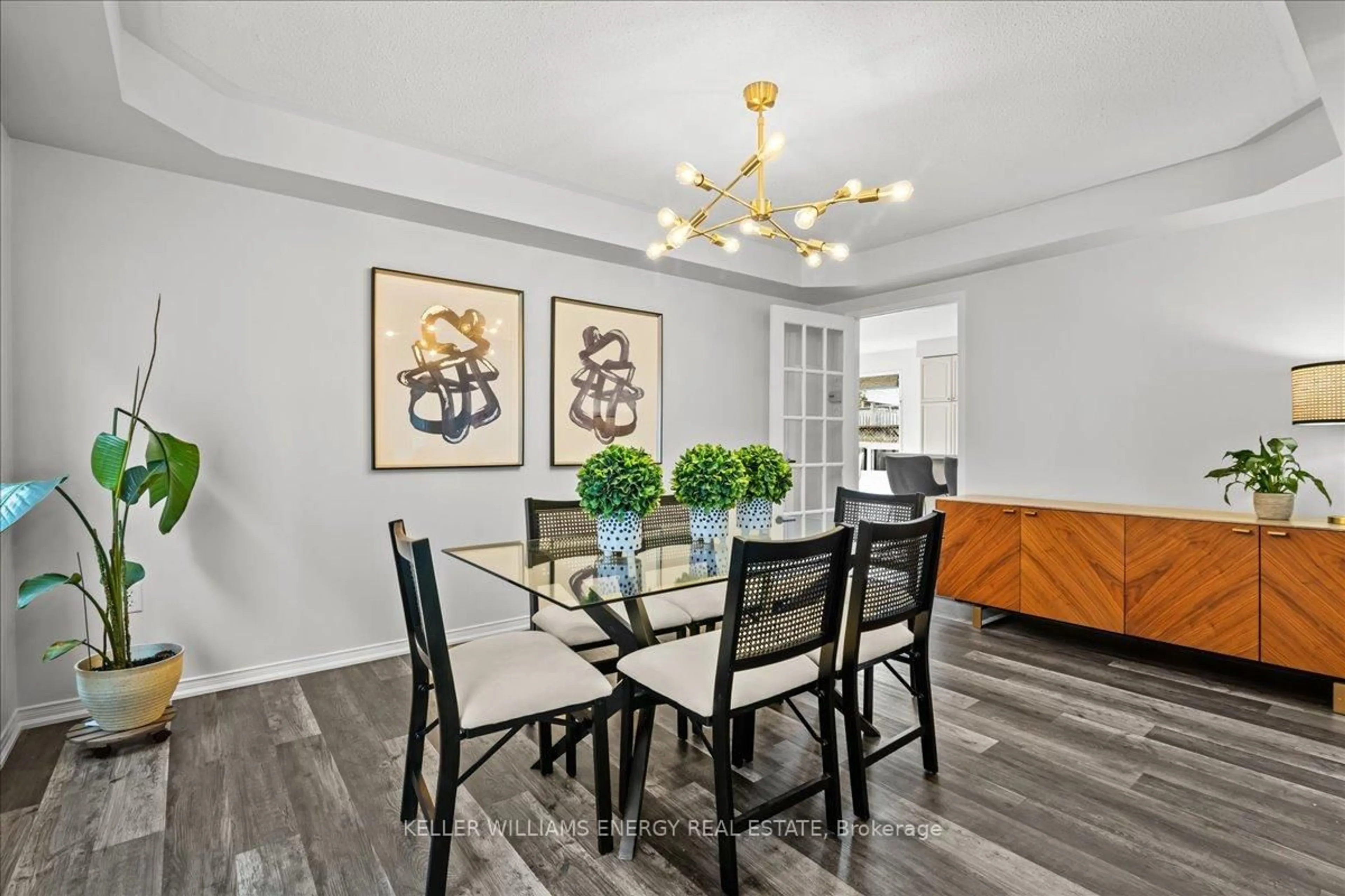 Dining room, wood/laminate floor for 1619 Coldstream Dr, Oshawa Ontario L1K 3B5