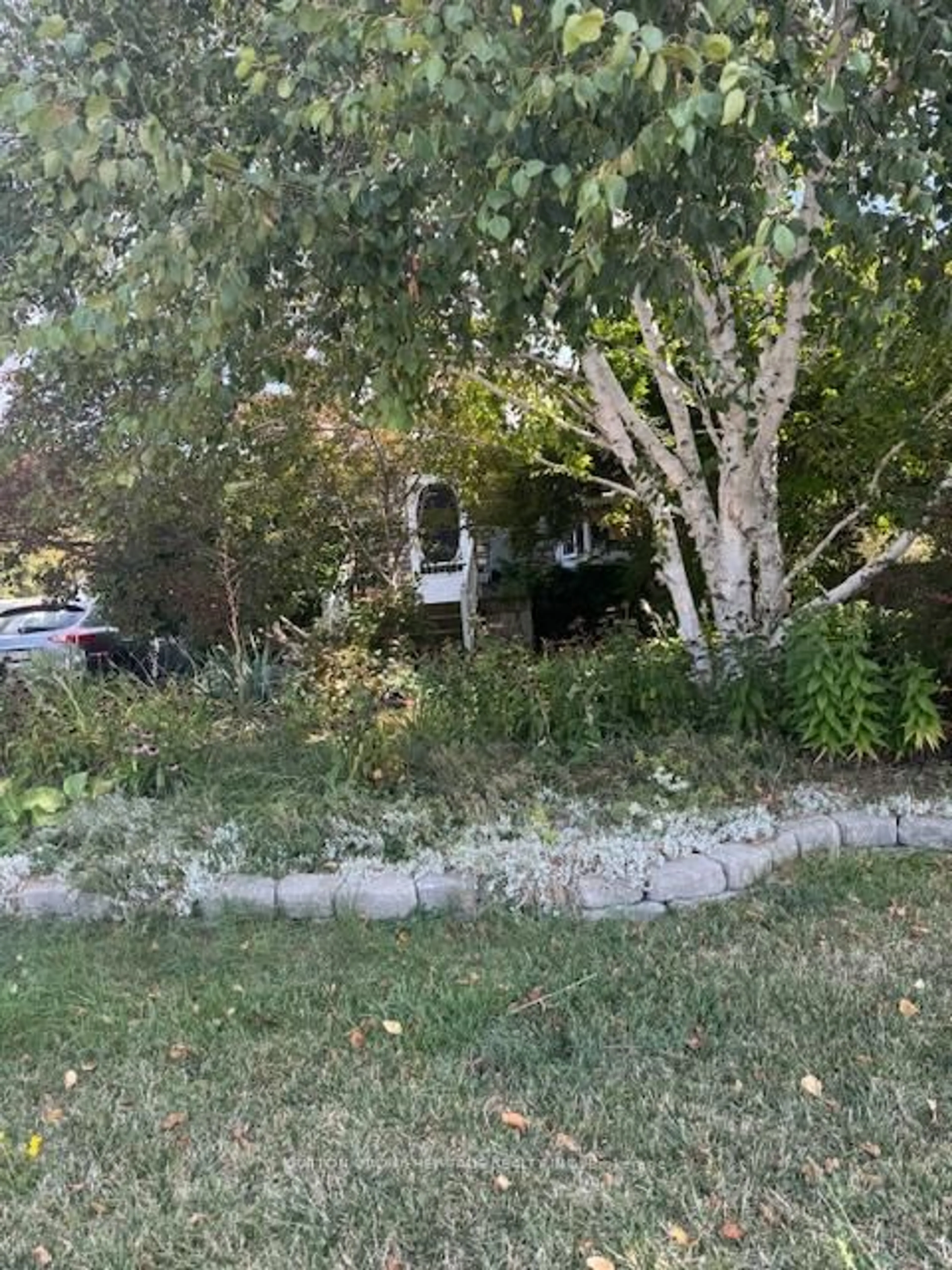 Unknown for 1717 Charles St, Whitby Ontario L1N 1C3